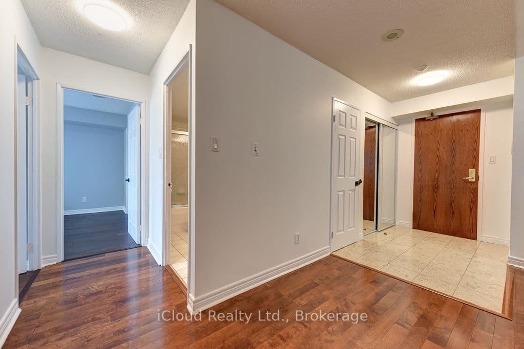 156 Enfield Place 1902, Mississauga, ON L5B 4L8