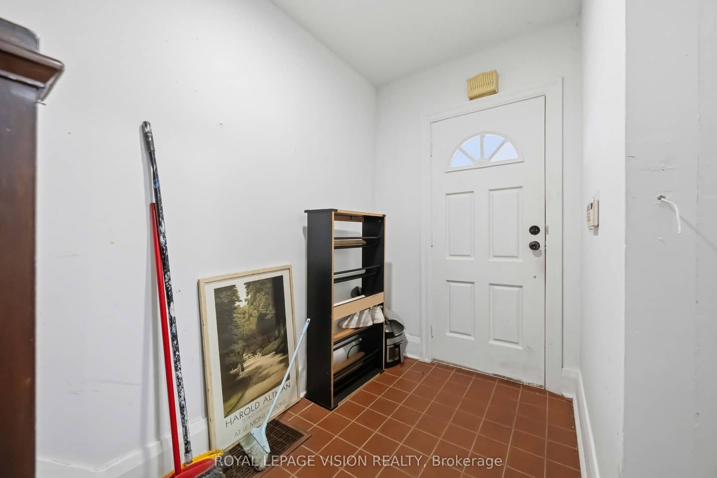 9 East Road, Toronto, ON M1N 1Z9