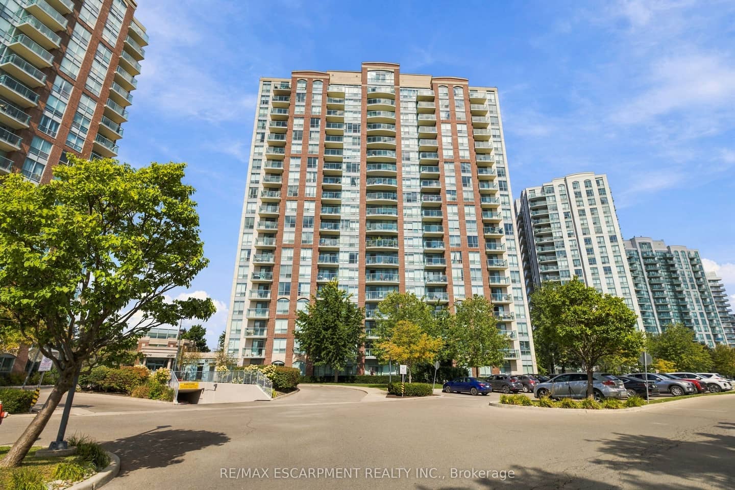 4889 Kimbermount Avenue 405, Mississauga, ON L5M 7R9