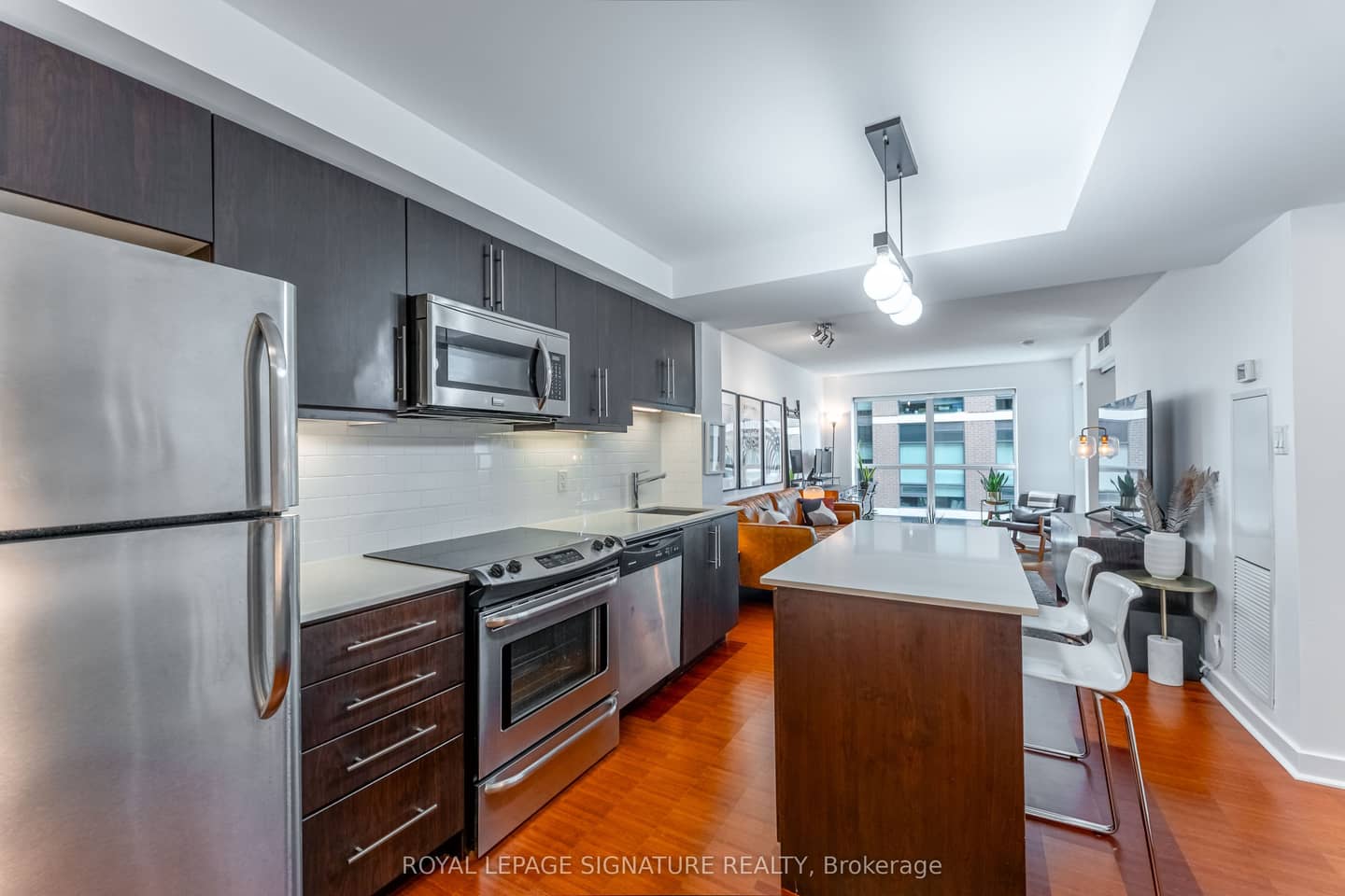 1169 Queen Street W 328, Toronto, ON M6J 0A4