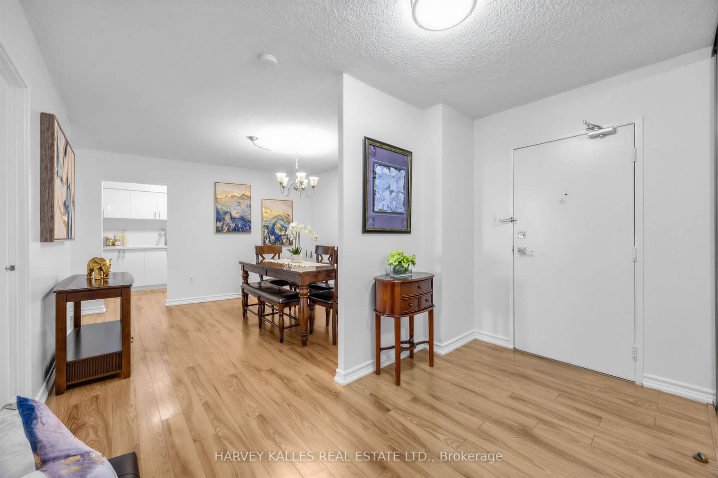 100 Echo Point 1801, Toronto, ON M1W 2V2