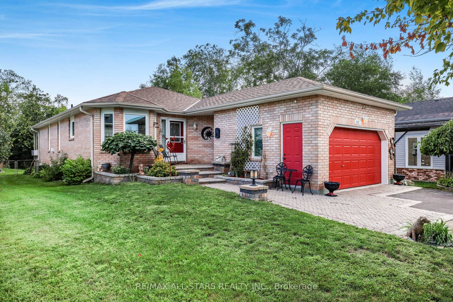 117 Riverglen Drive, Georgina, ON L4P 2R3