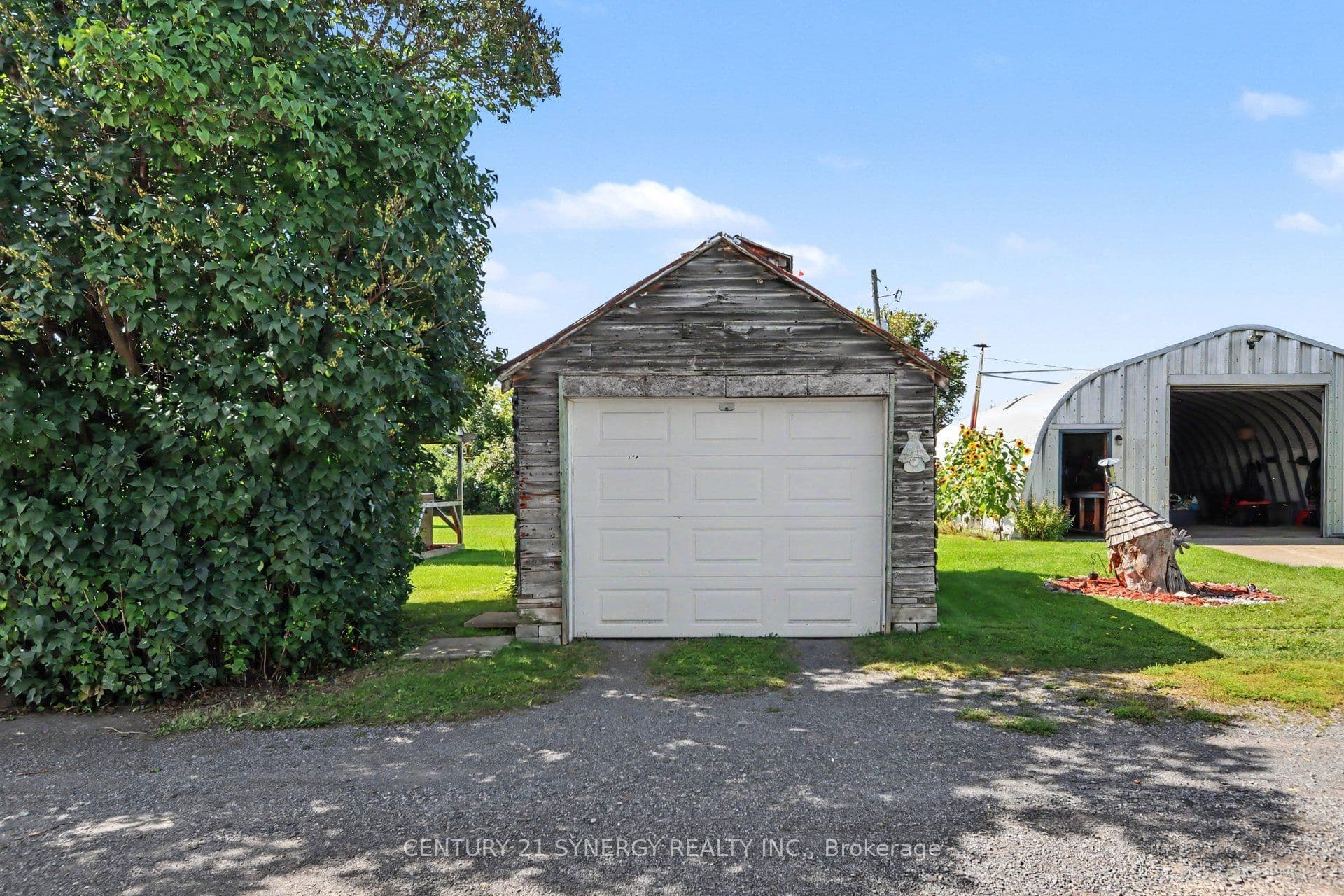2452 Colonial Road, Orleans - Cumberland and Area, ON K4B 1J1