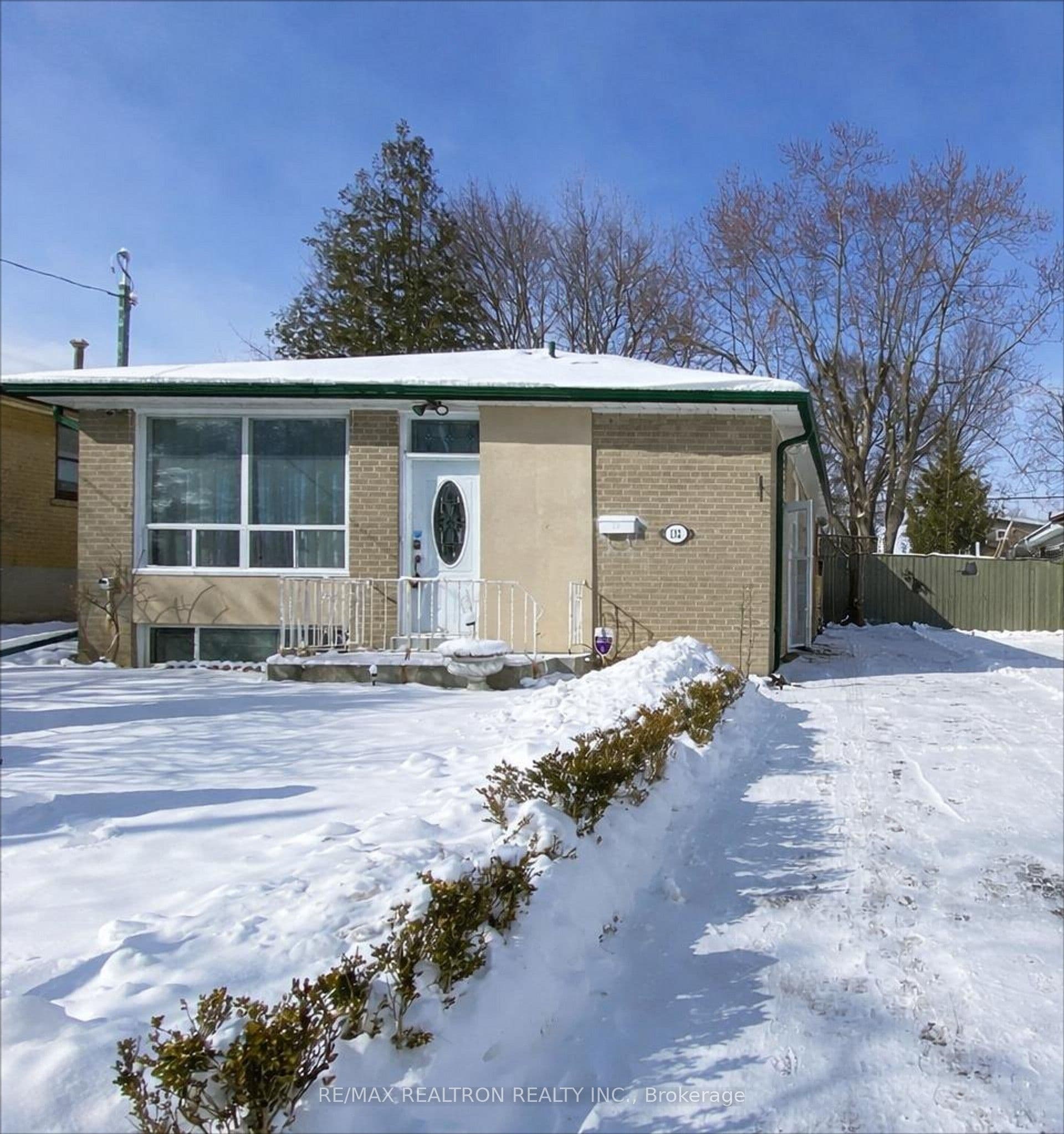 132 Porchester Drive, Toronto, ON M1J 2R7