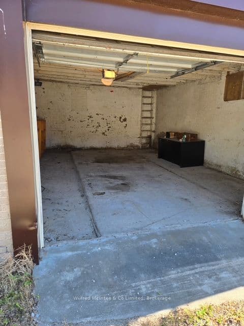 325 (garage) 10th Street, Hanover, ON N4N 4P1