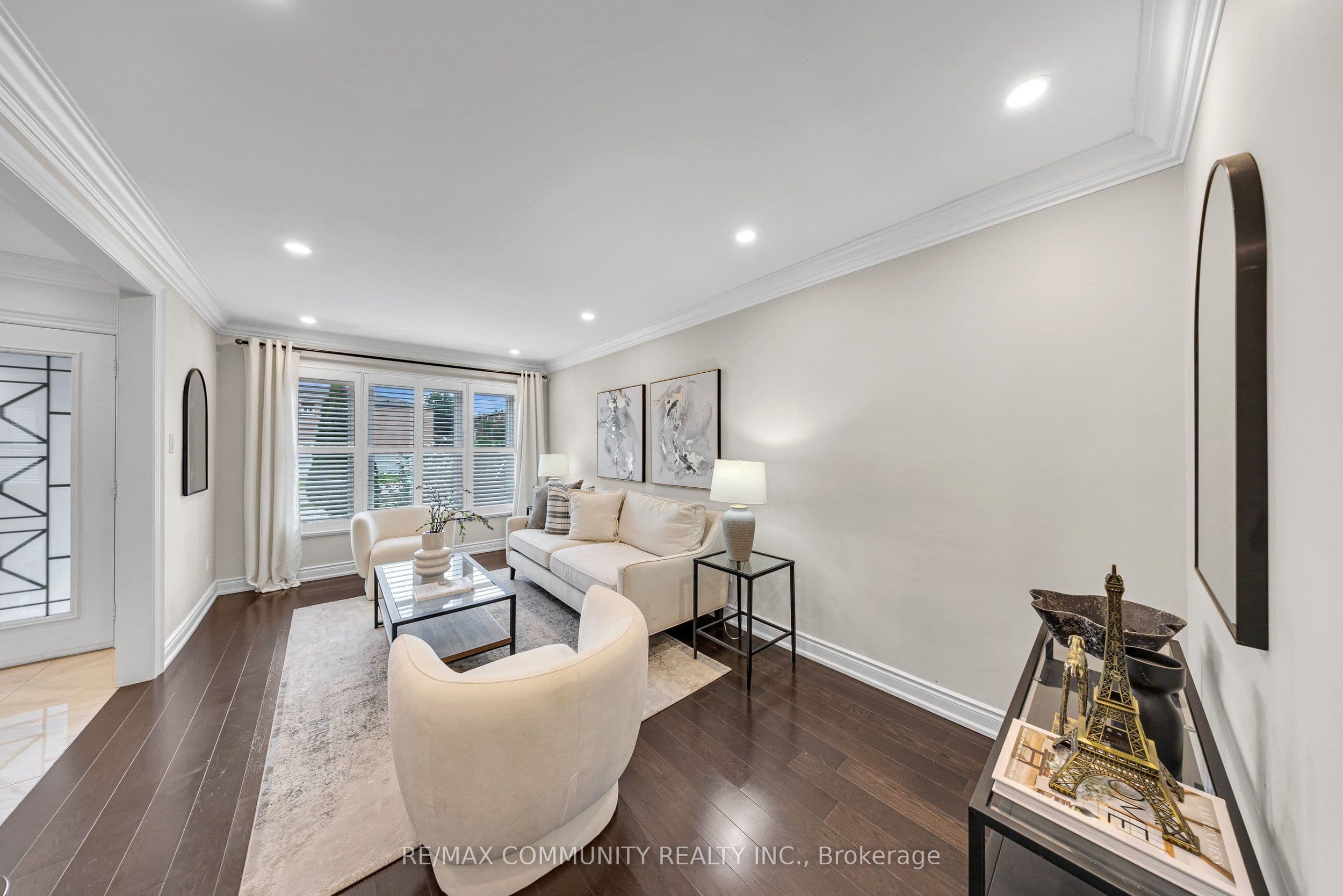 43 Fieldwood Drive, Toronto, ON M1V 3G3