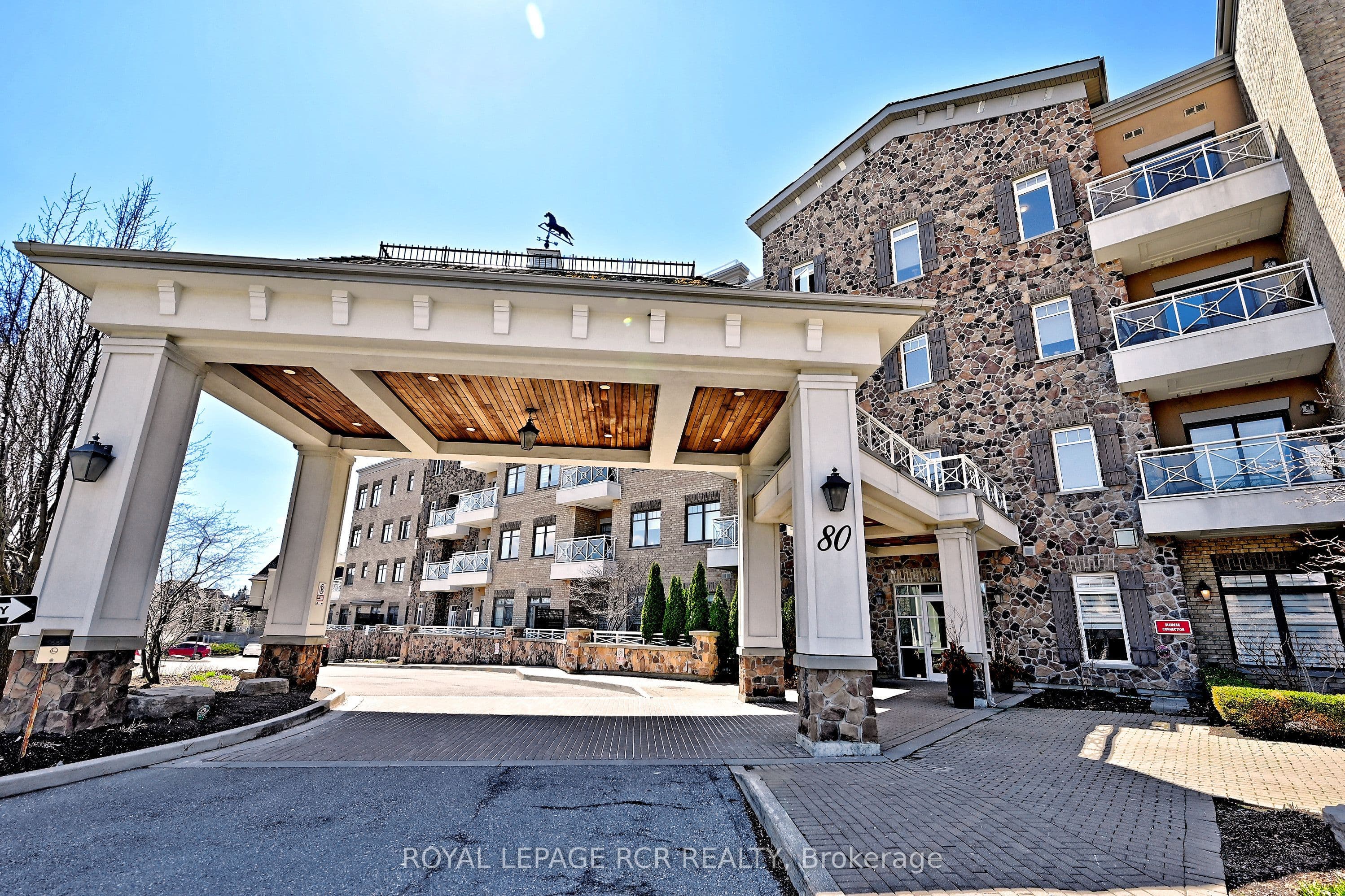 80 Burns Boulevard 416, King, ON L7B 0B3