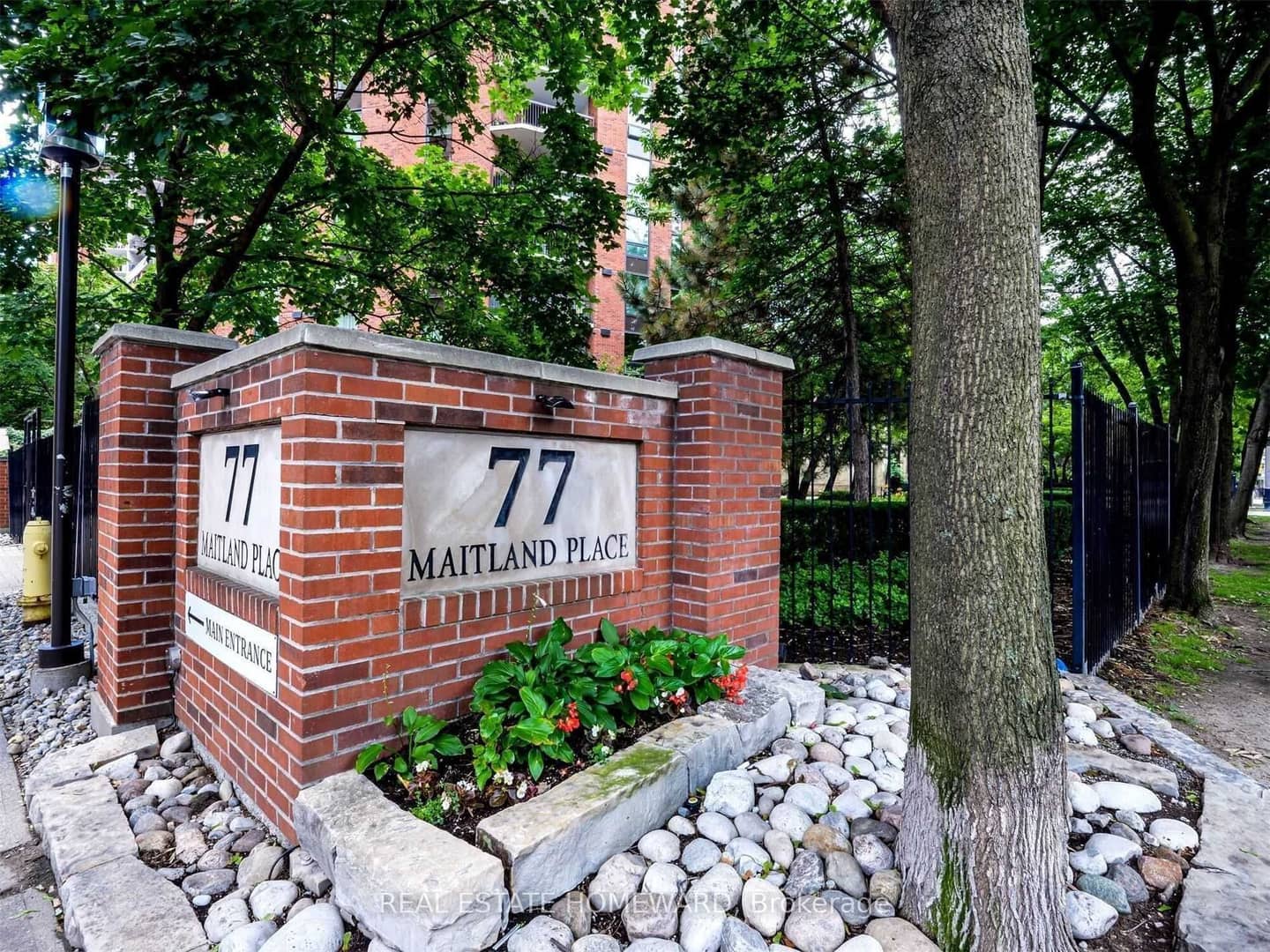 77 Maitland Place 1219, Toronto, ON M4Y 2V6