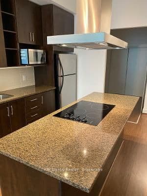 112 George Street Th102, Toronto, ON M5A 2M4