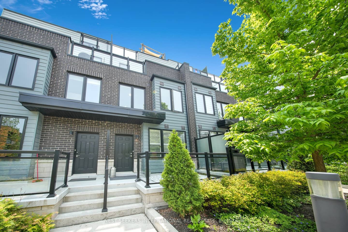 1155 Stroud Lane 2, Mississauga, ON L5J 0B3
