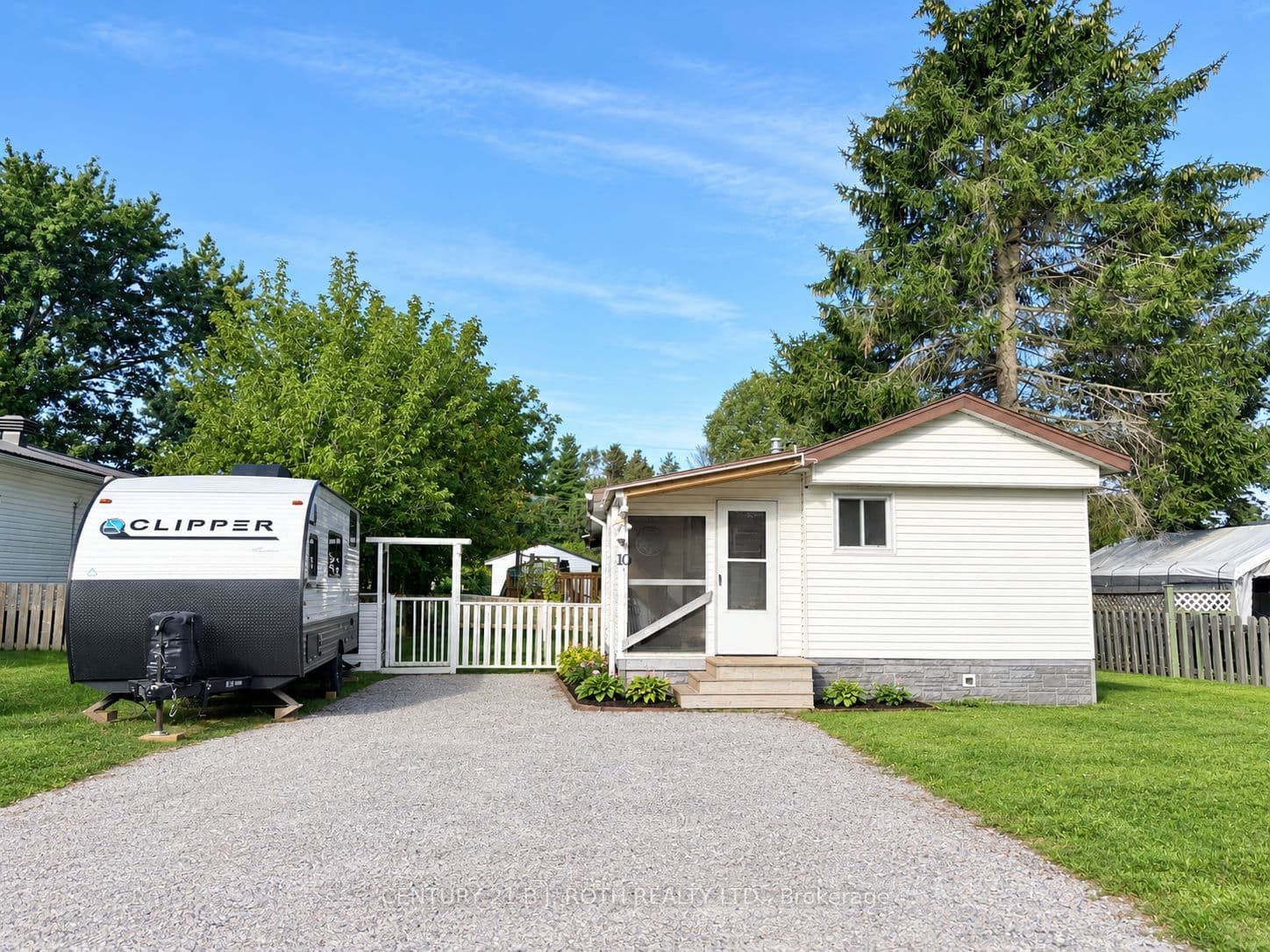 10 Shamrock Crescent, Essa, ON L3W 0T7