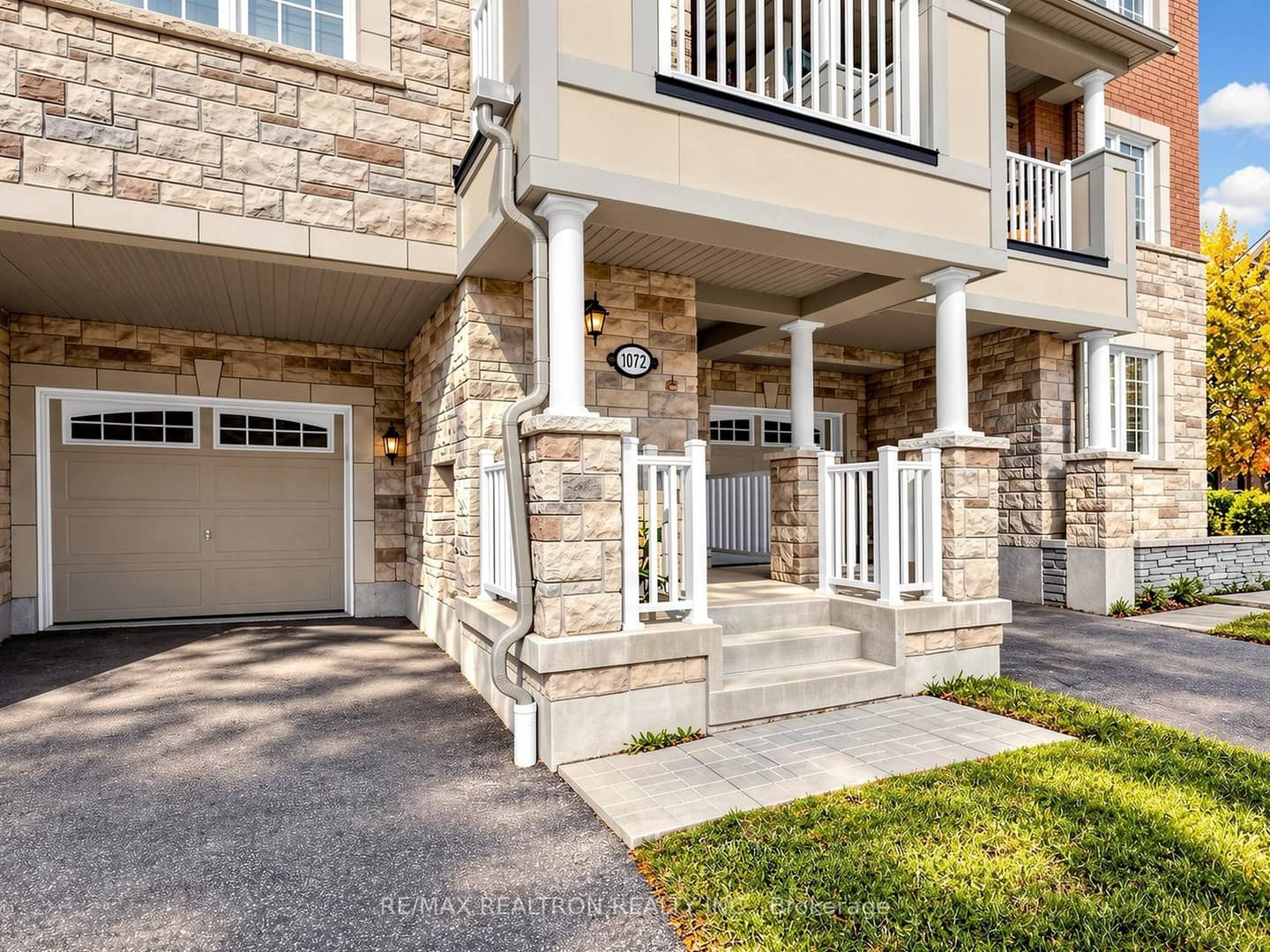 1072 Clipper Lane, Pickering, ON L1X 0E8