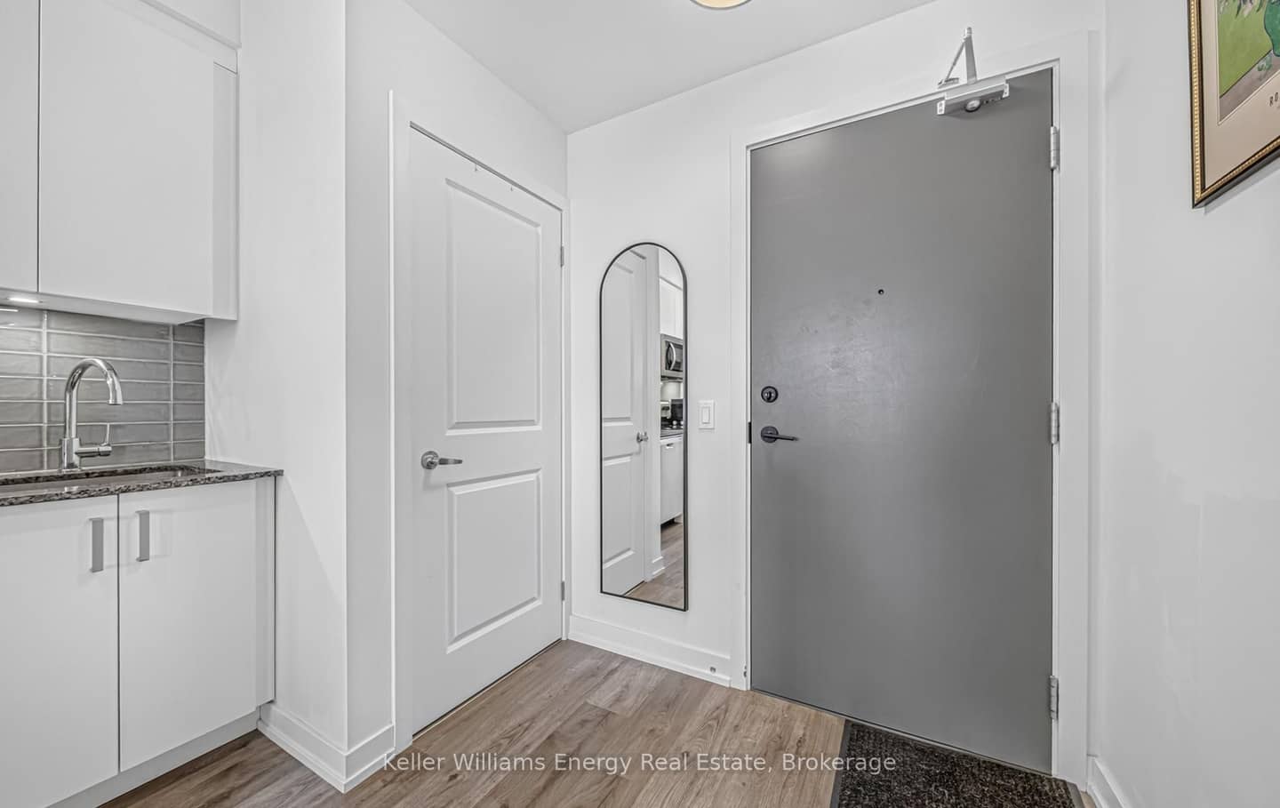 1010 Dundas Street E 301, Whitby, ON L1N 0L6
