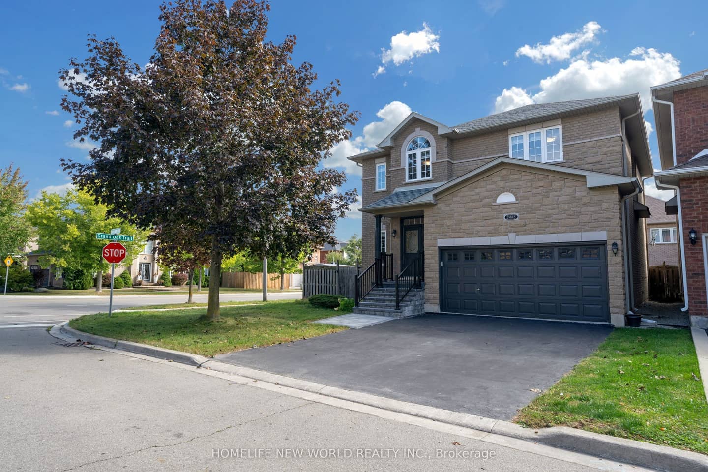 2485 BLUE HOLLY Crescent, Oakville, ON L6M 4V4