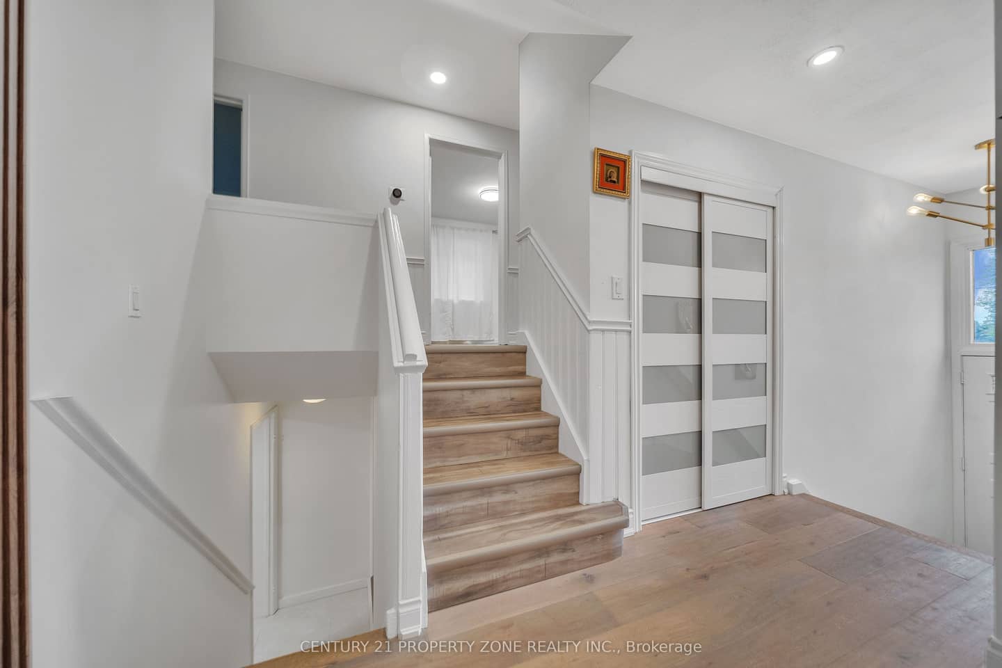 122 Vista Boulevard, Mississauga, ON L5M 1V9