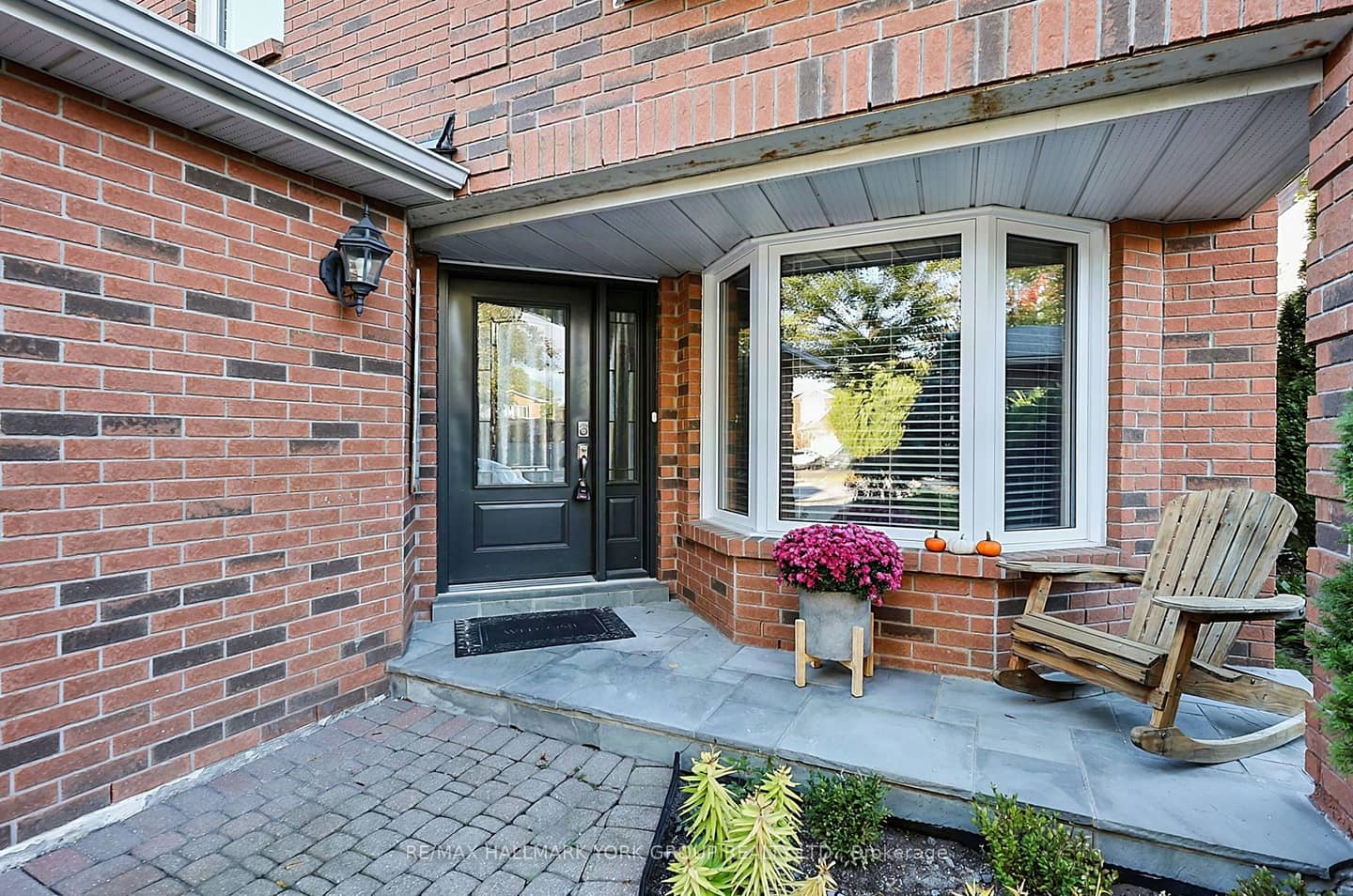 434 Lavas Road, Newmarket, ON L3Y 8H4