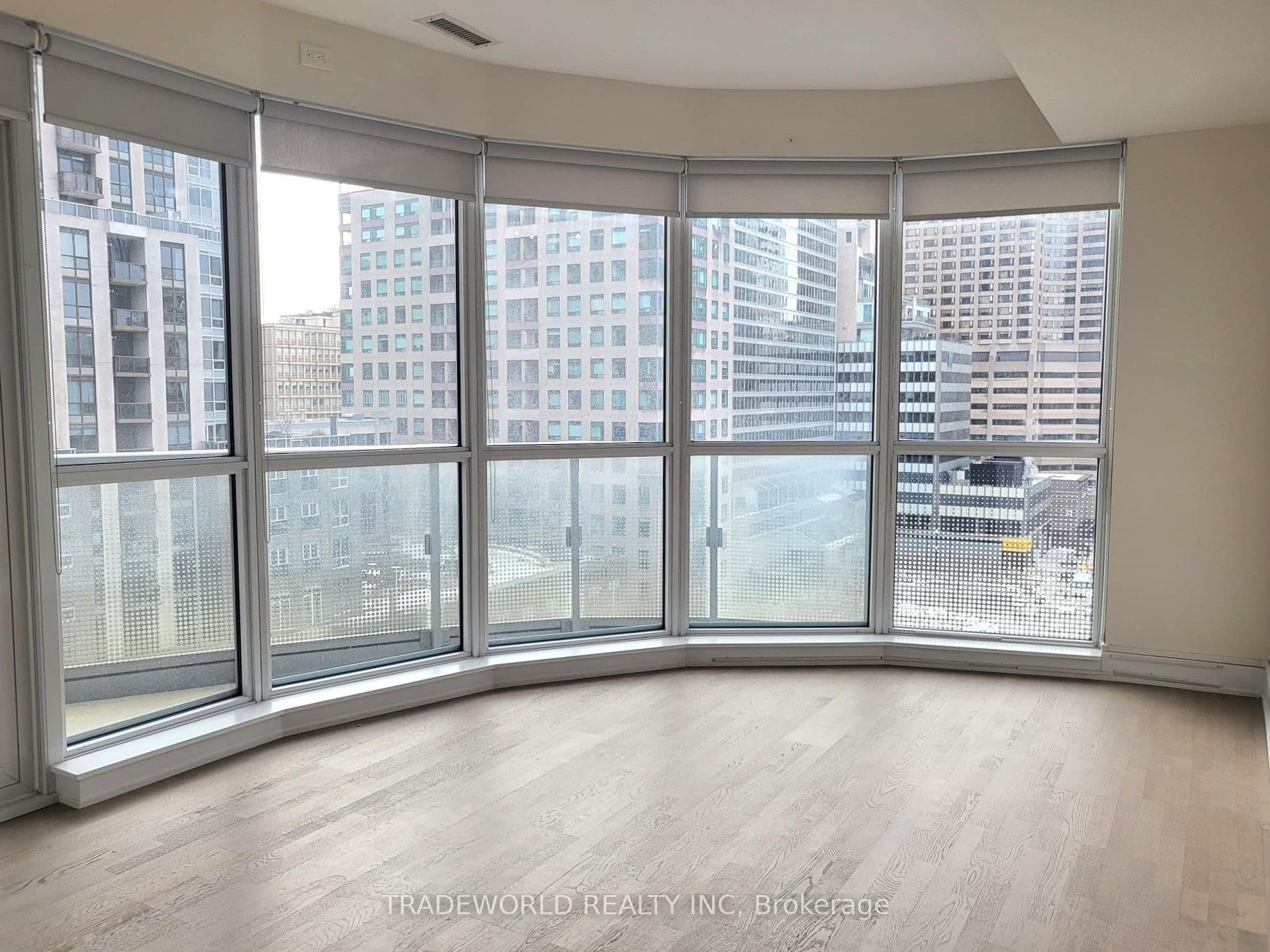 88 Cumberland Street 902, Toronto, ON M5R 0C8