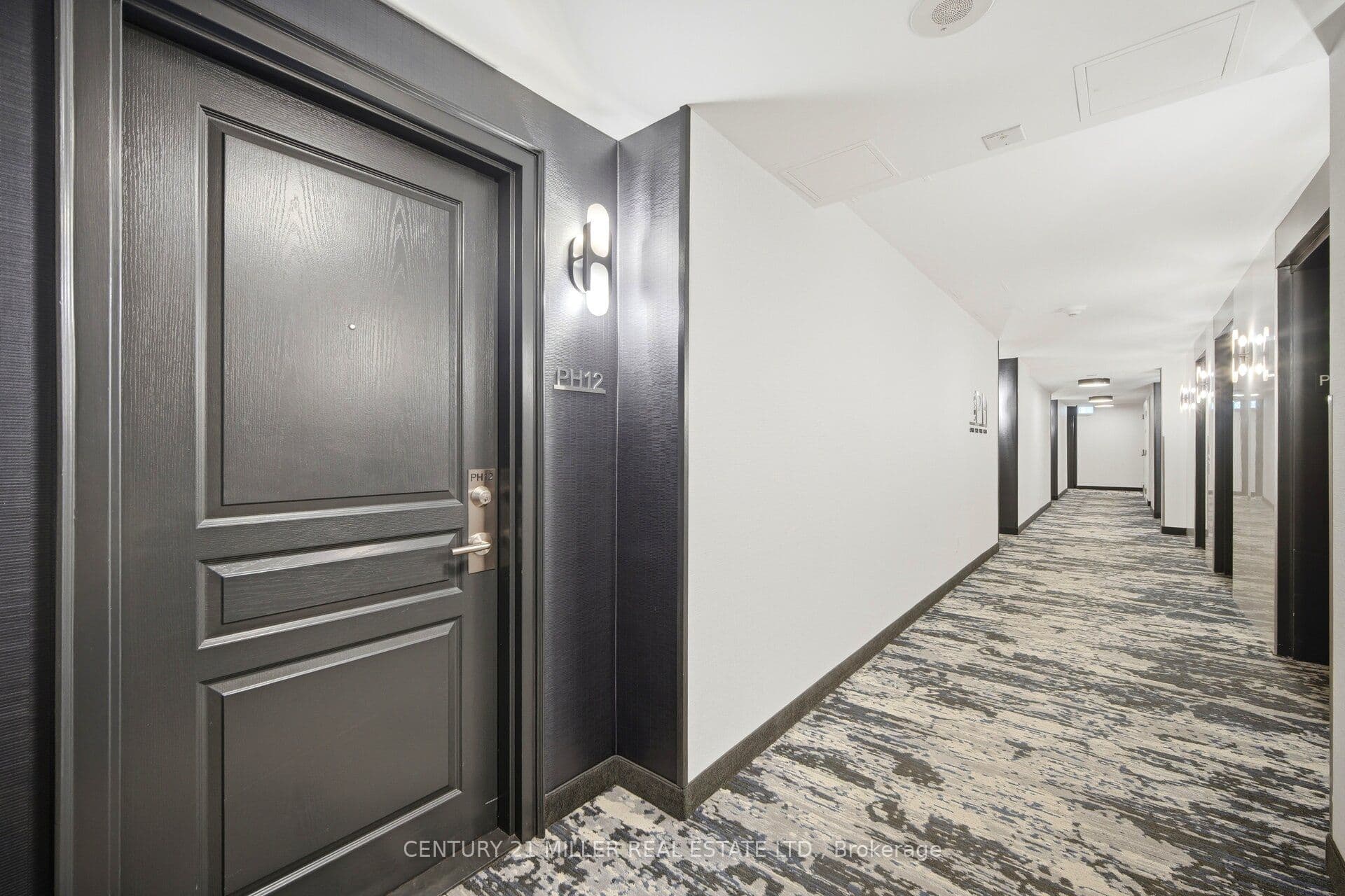 140 Simcoe Road PH 12, Toronto, ON M5H 4E9