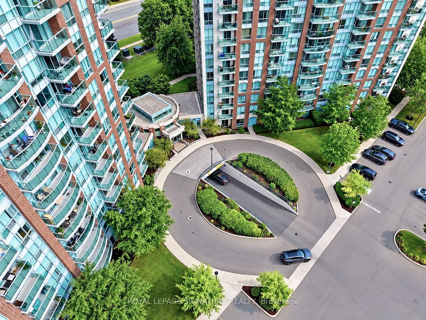 4879 Kimbermount Avenue 902, Mississauga, ON L5M 7R9