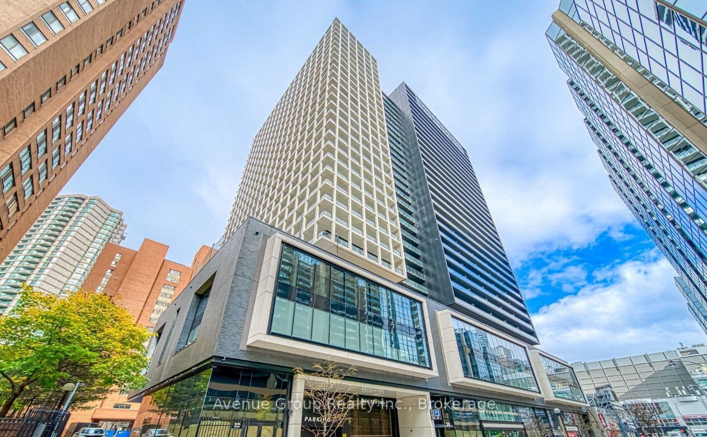 20 Edward Street 2012, Toronto, ON M5G 0C5