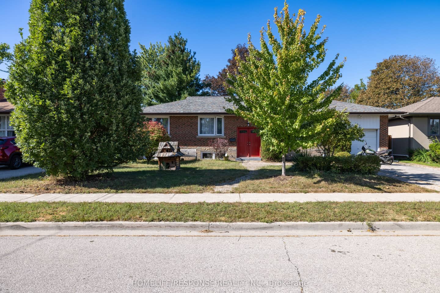 181 McGill Street, Mississauga, ON L5A 1V1