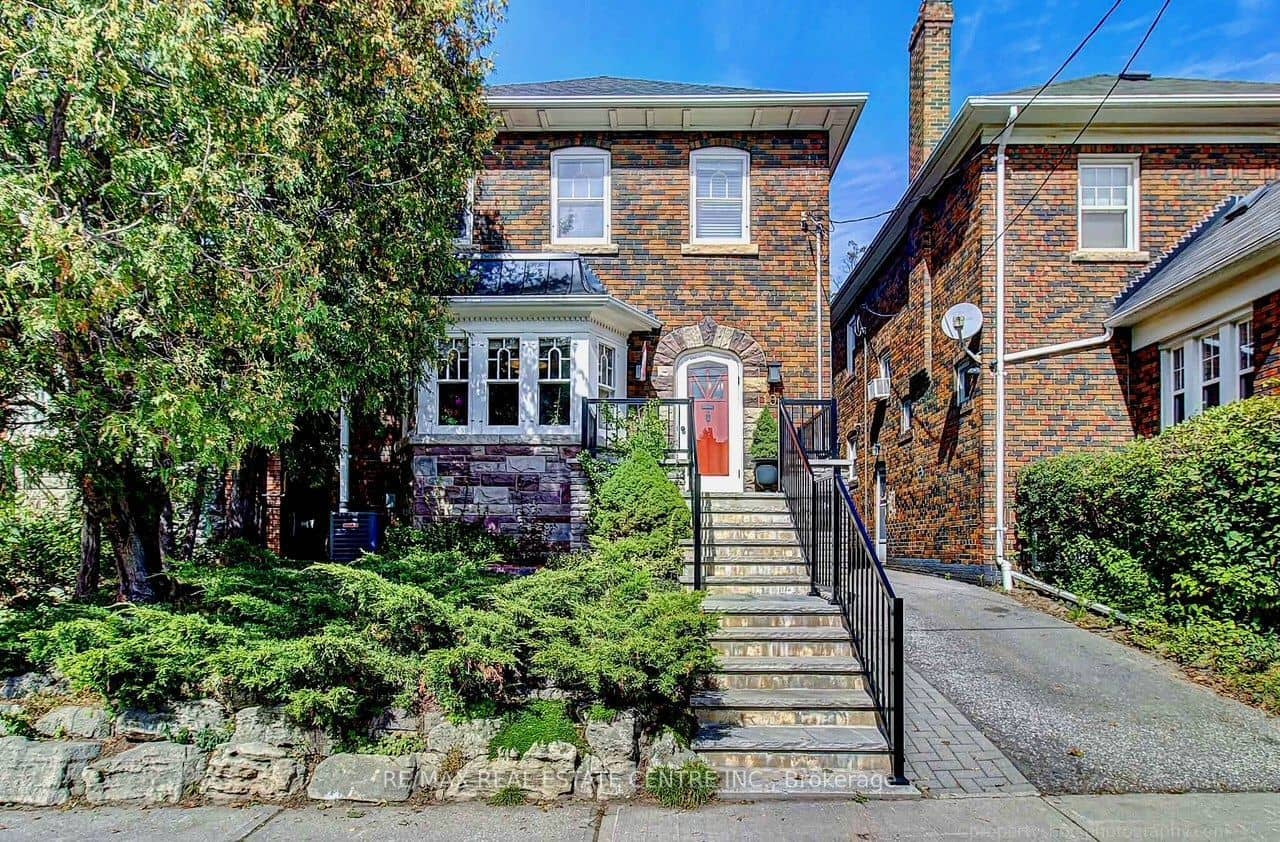 194 Lawrence Avenue E, Toronto, ON M4N 1T1