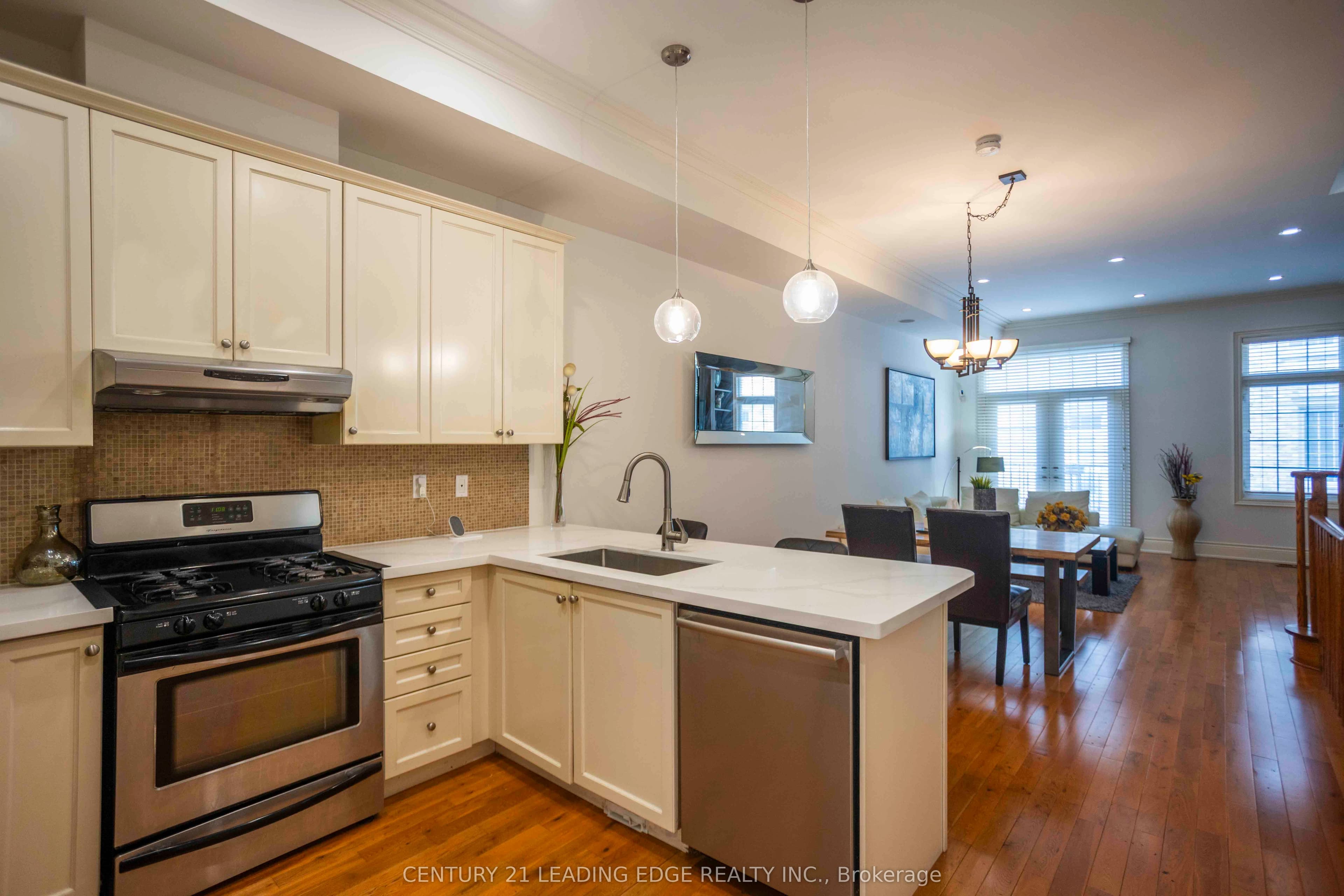 206A Merton Street, Toronto, ON M4S 1A1