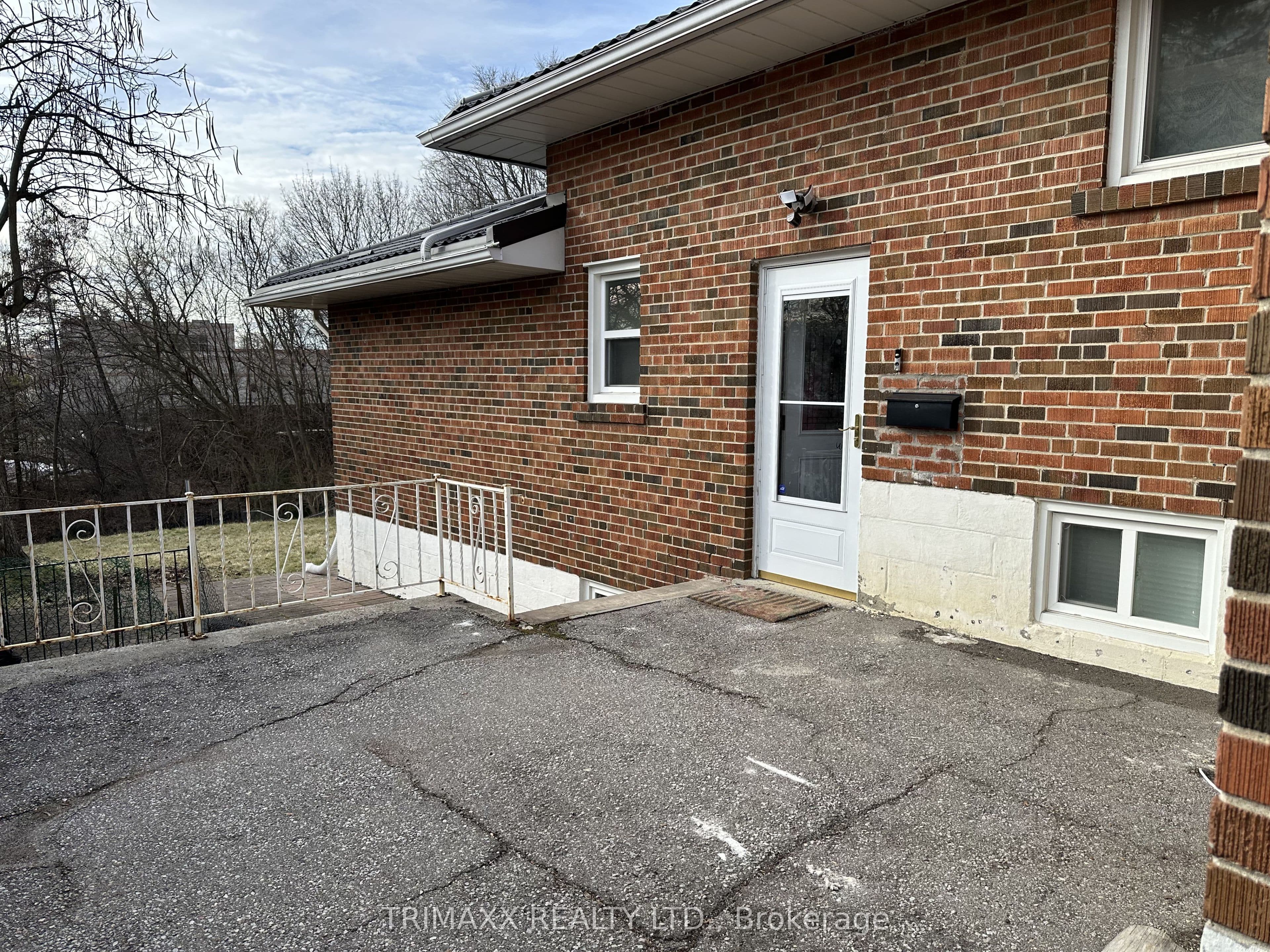 93 Jeffcoat Drive BSMT, Toronto, ON M9W 3B9