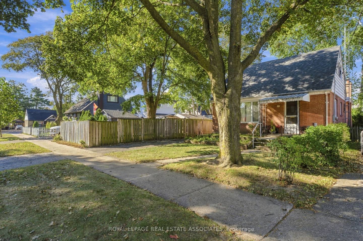 68 Gair Drive, Toronto, ON M8W 4P8