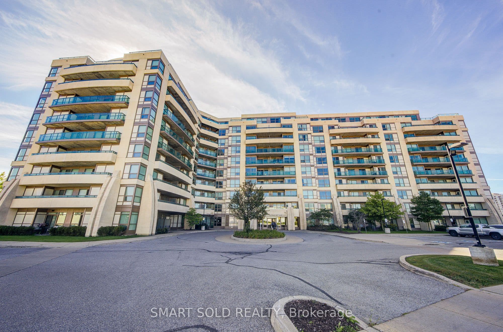 75 Norman Bethune Avenue 309, Richmond Hill, ON L4B 0B6