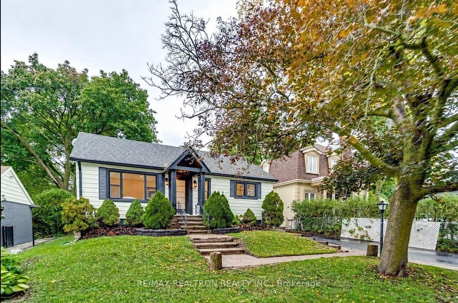 101 Arnold Crescent (Basement), Richmond Hill, ON L4C 3R7