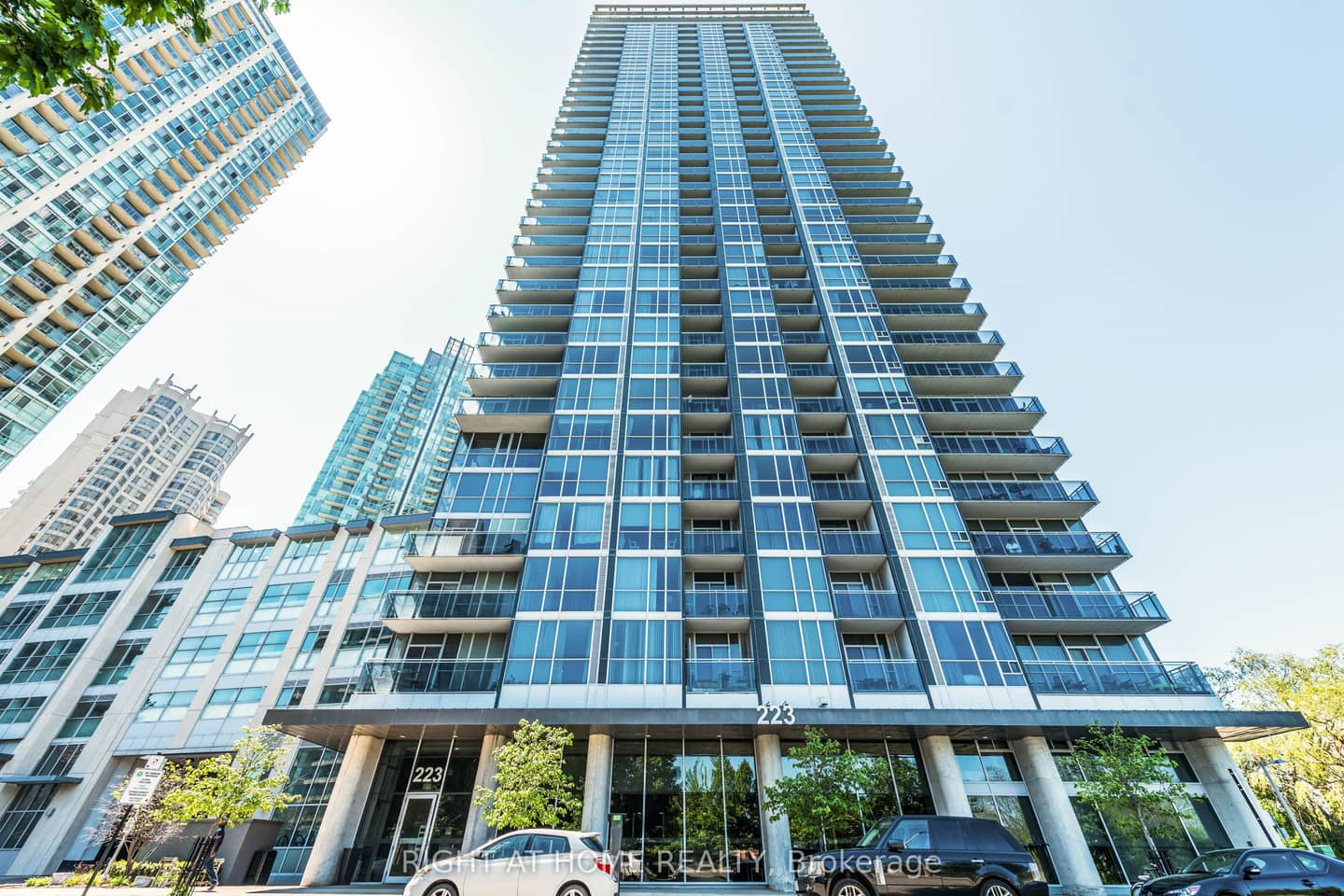 223 Webb Drive 2802, Mississauga, ON L5B 0E8