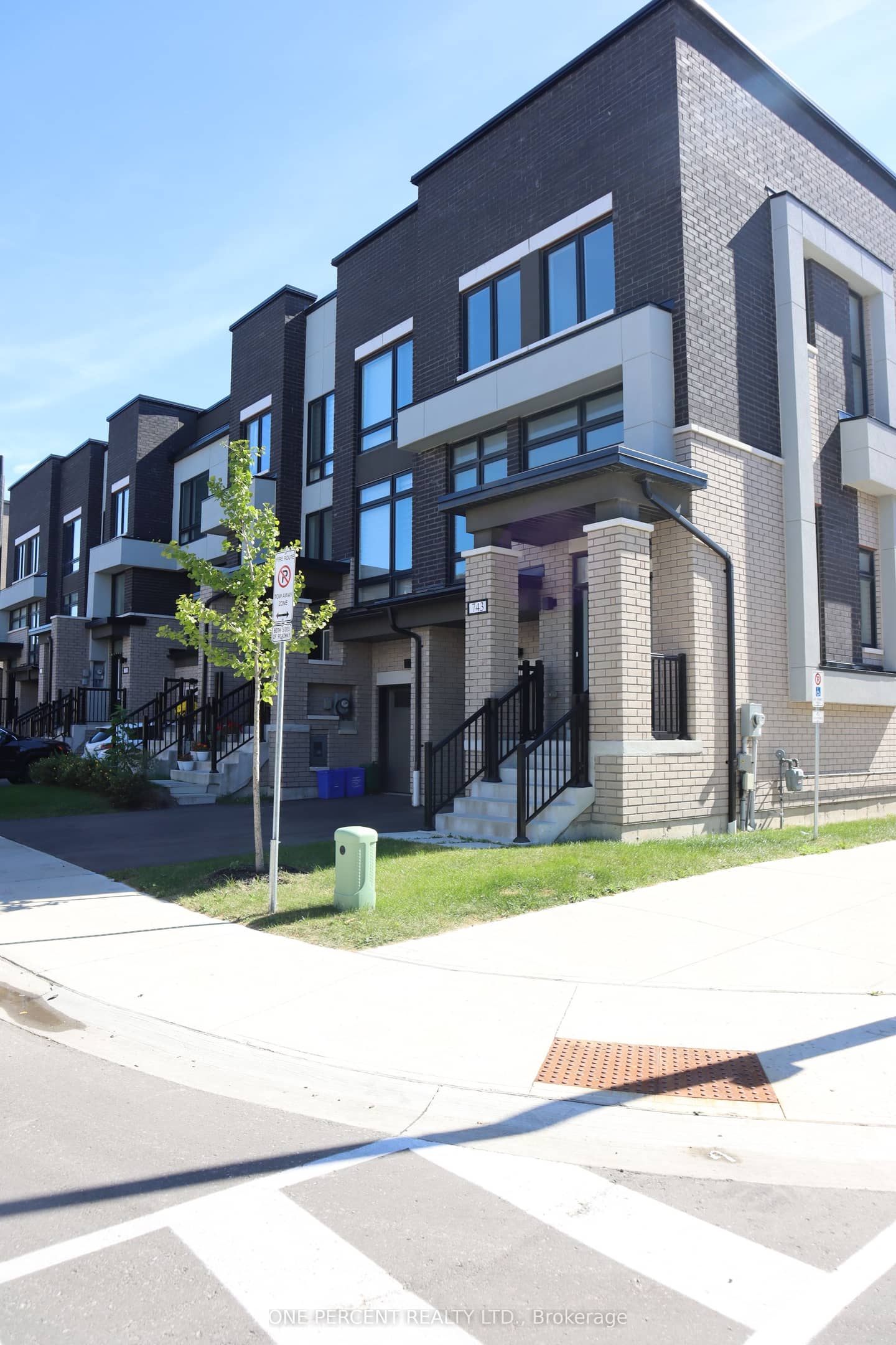 743 Stanstead Path, Oshawa, ON L1K 3G4