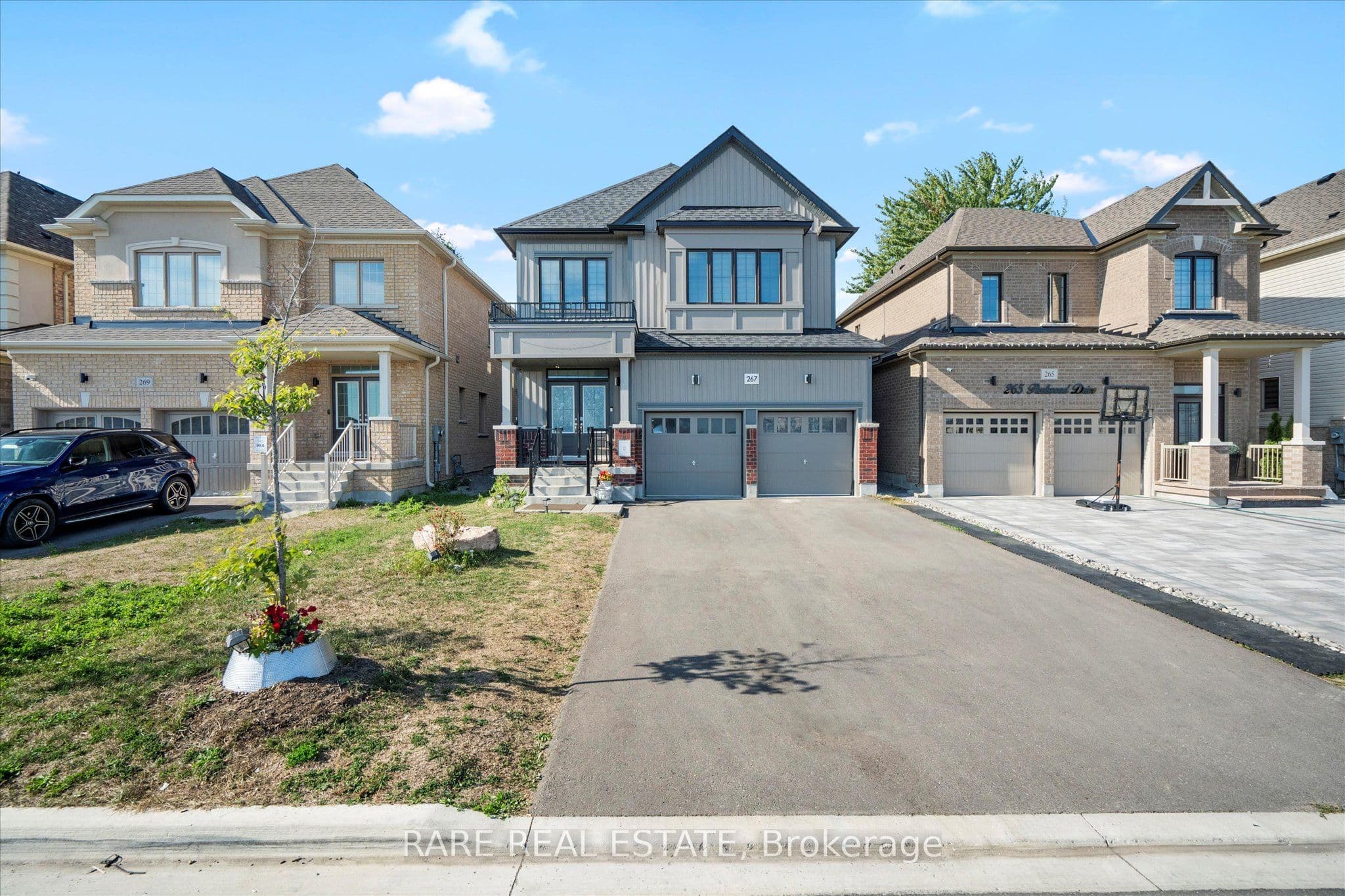 267 Fleetwood Drive, Oshawa, ON L1K 3E8