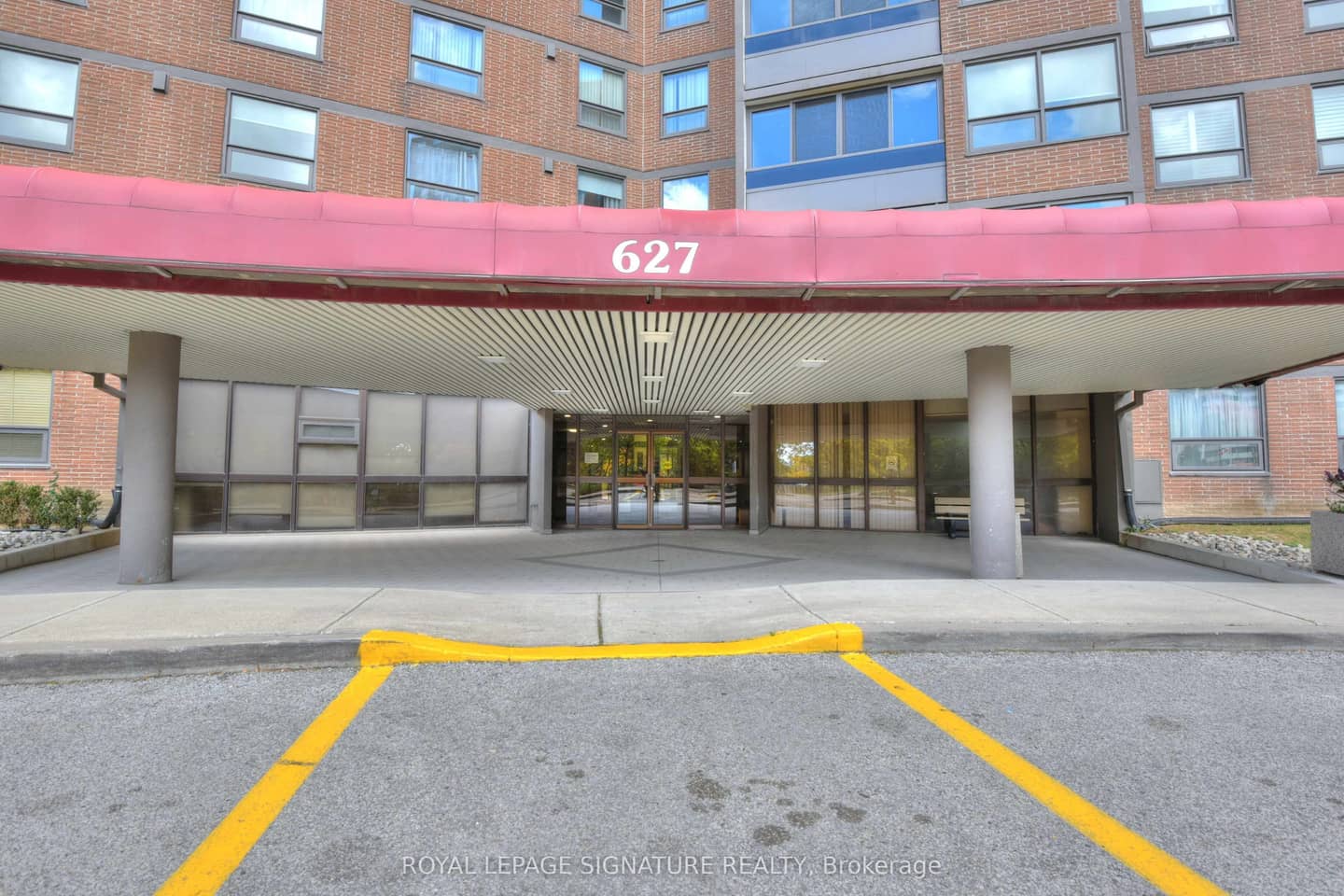 627 The West Mall 1507, Toronto, ON M9C 4X5