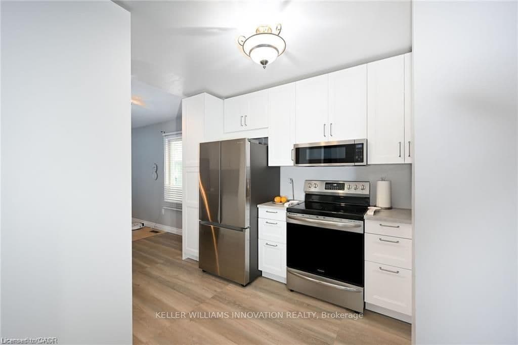 8 Buss Court, Thorold, ON L2V 5B1