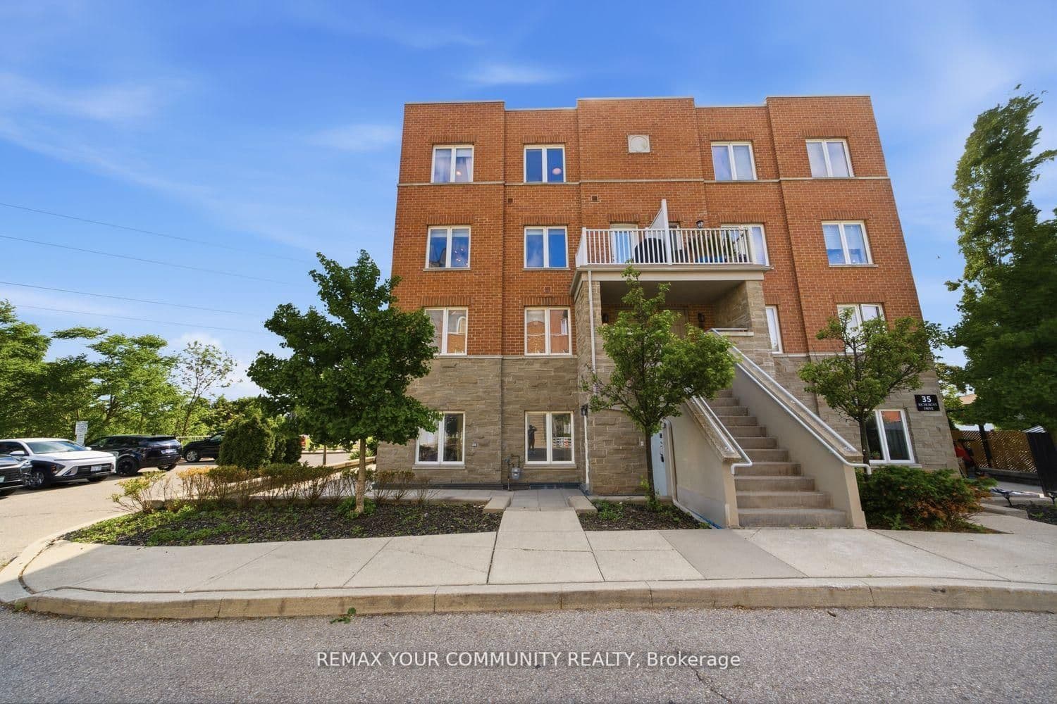 35 Richgrove Drive #204, Toronto, ON M9R 0A3