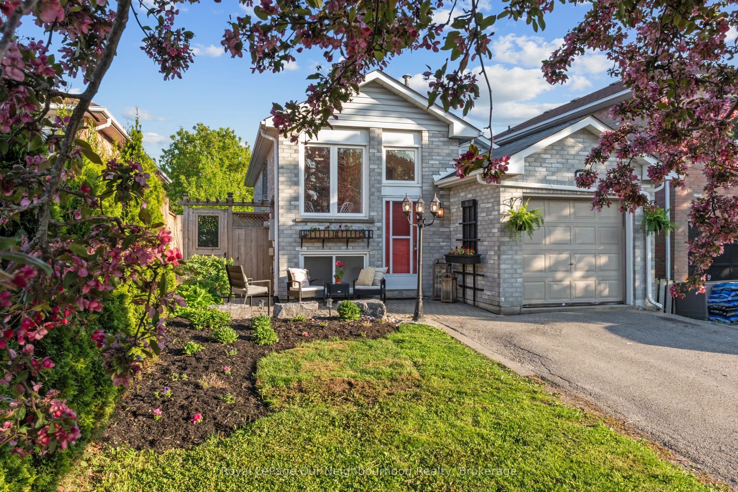 42 Glanville Crescent, Clarington, ON L1C 4L7