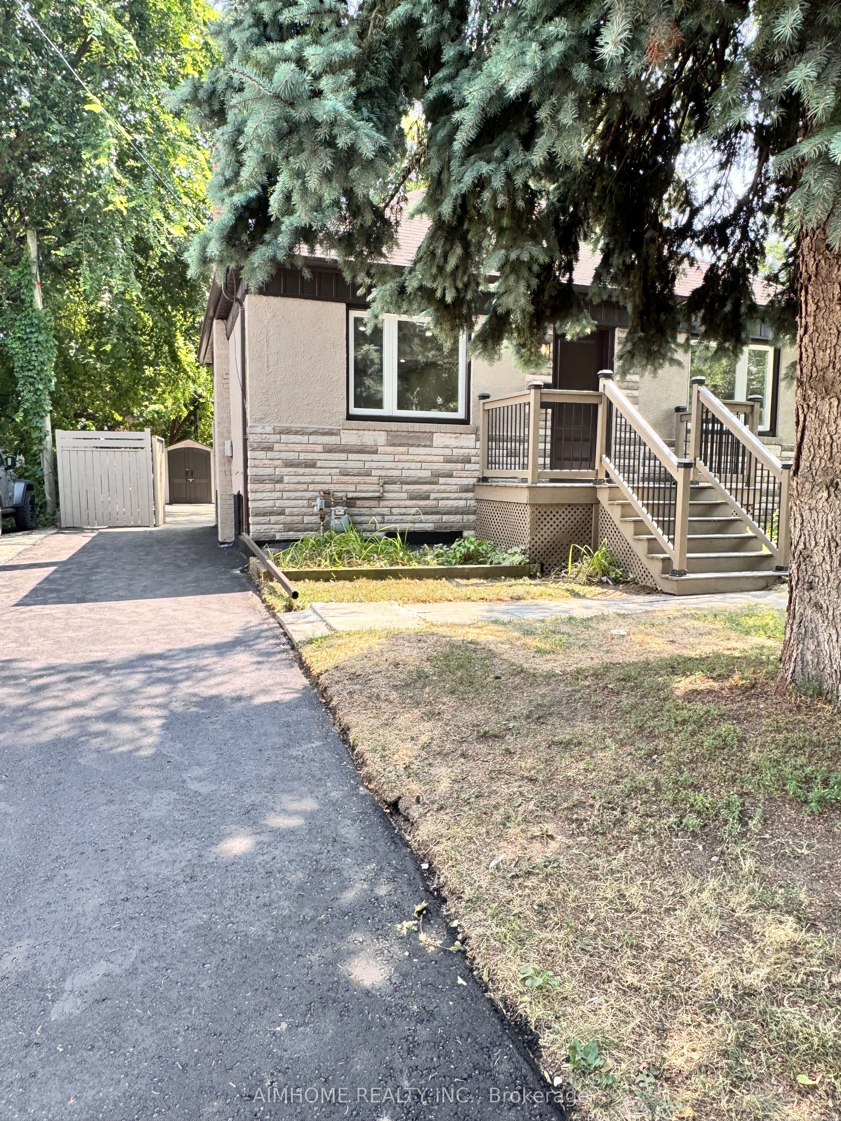 173 Melrose Street, Toronto, ON M8Y 1B6