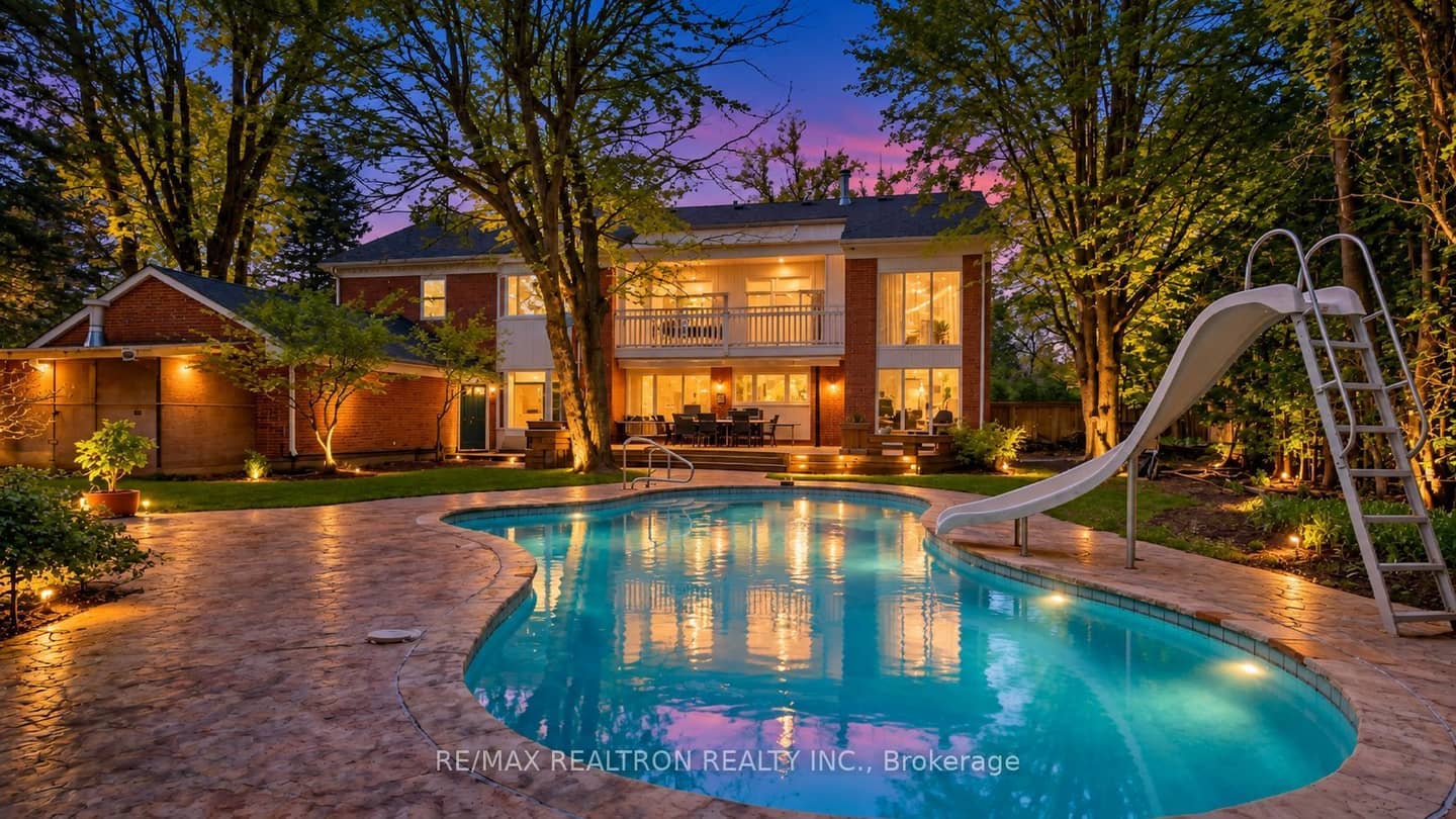 17 Old English Lane, Markham, ON L3T 2V1