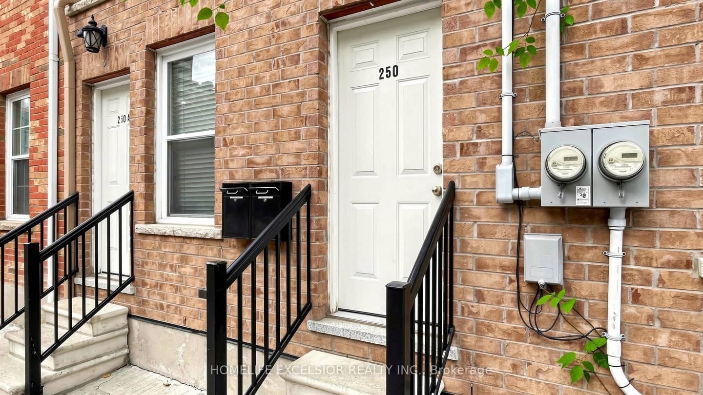 250 Shuter Street N, Toronto, ON M5A 1W2