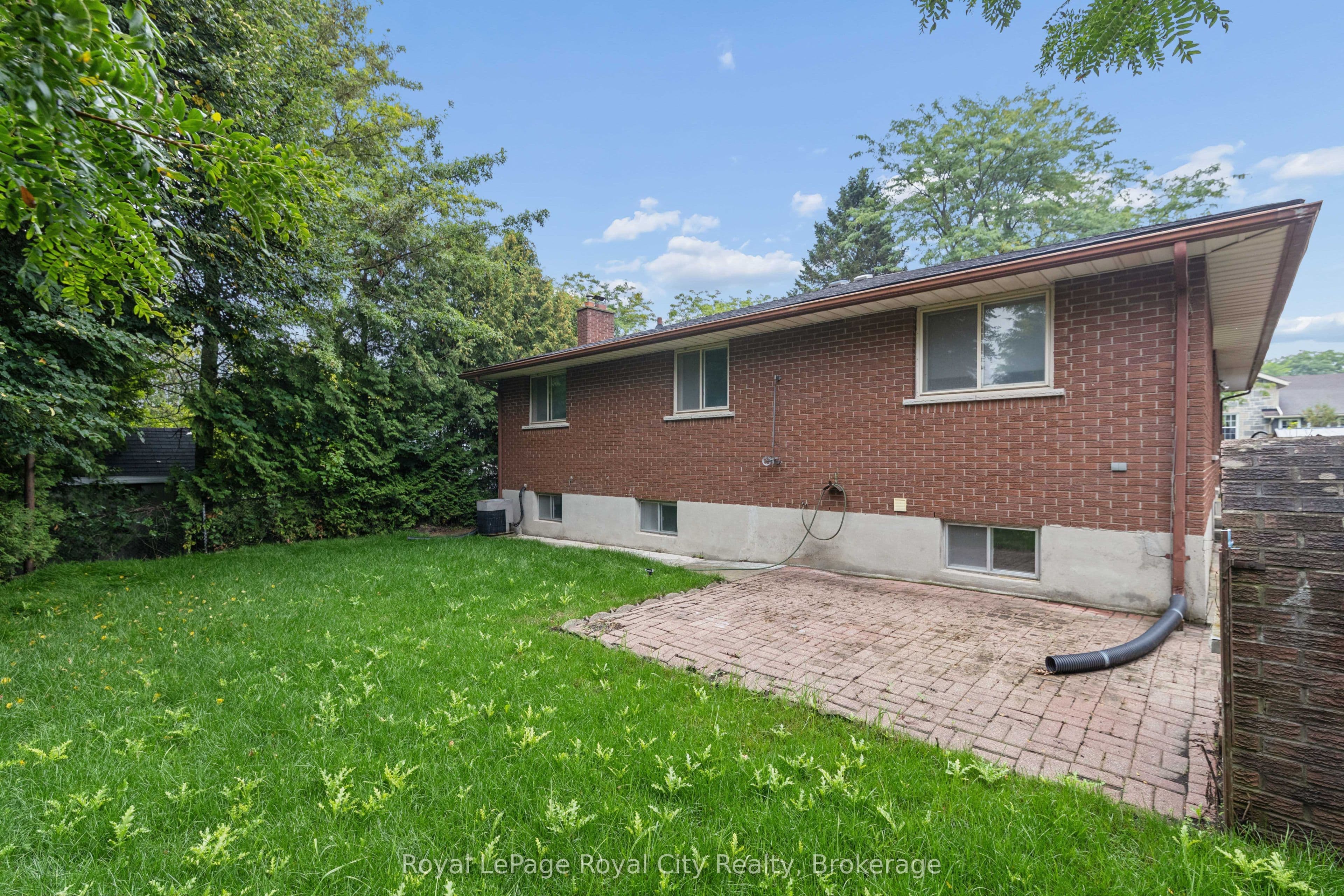25 Kron Drive, Guelph, ON N1G 3B4