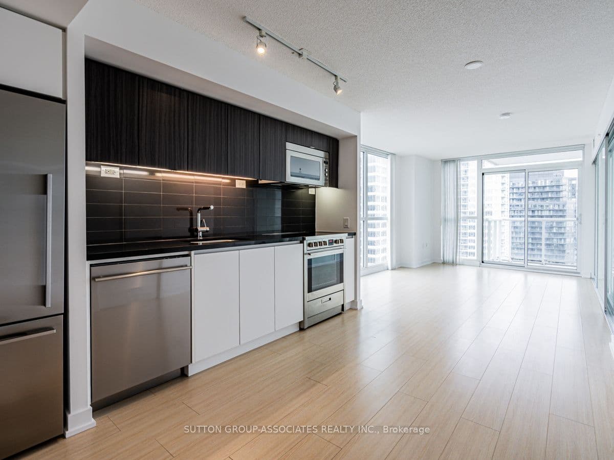75 Queens Wharf Road 2808, Toronto, ON M5V 0J8