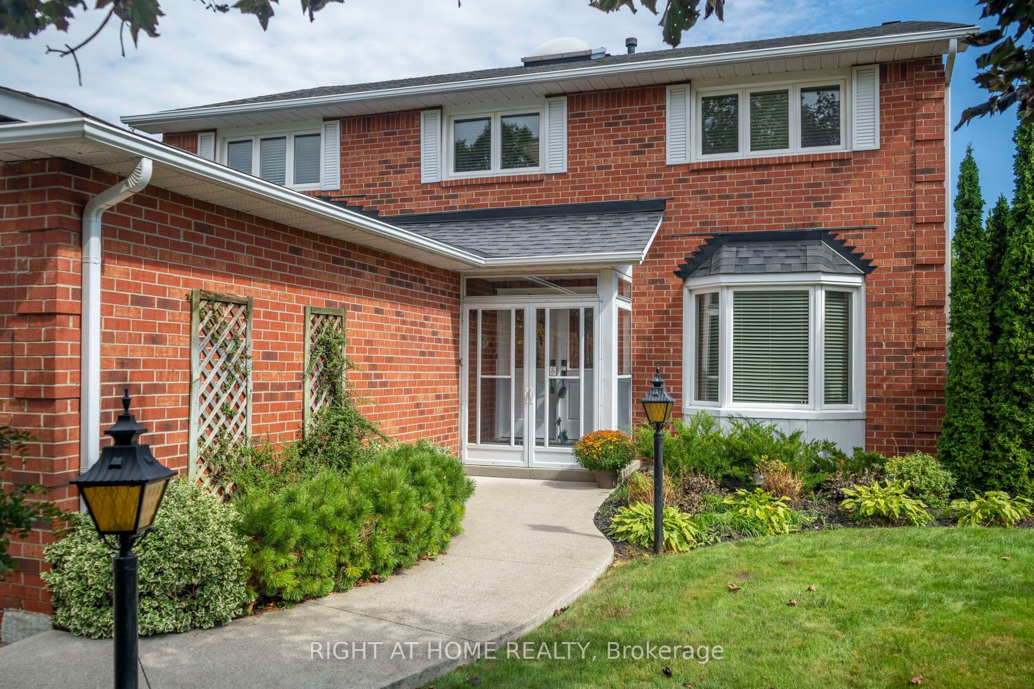 20 Mowat Court, Brampton, ON L6Z 3E6