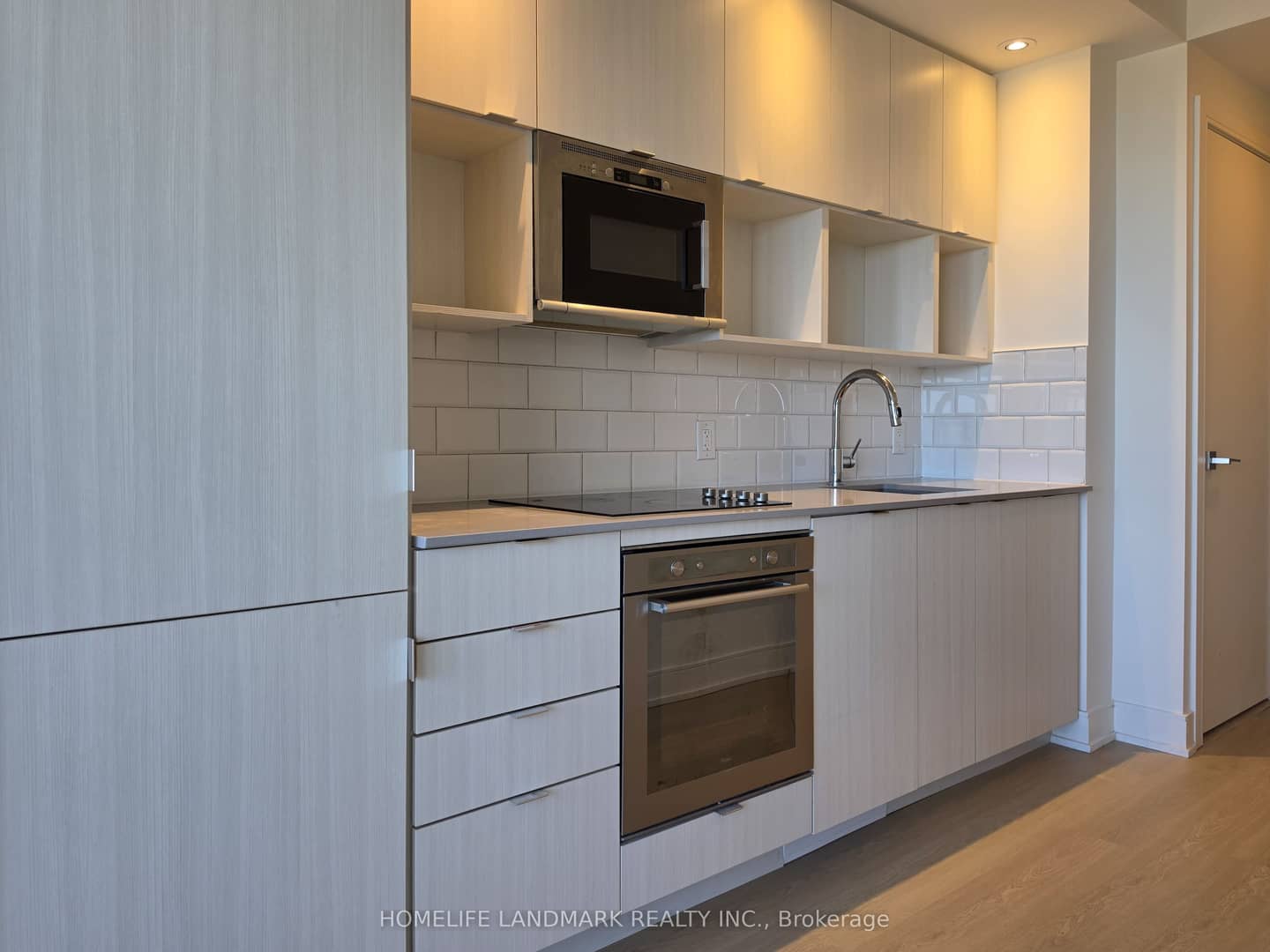 89 Mcgill Street 2507, Toronto, ON M5B 0B1