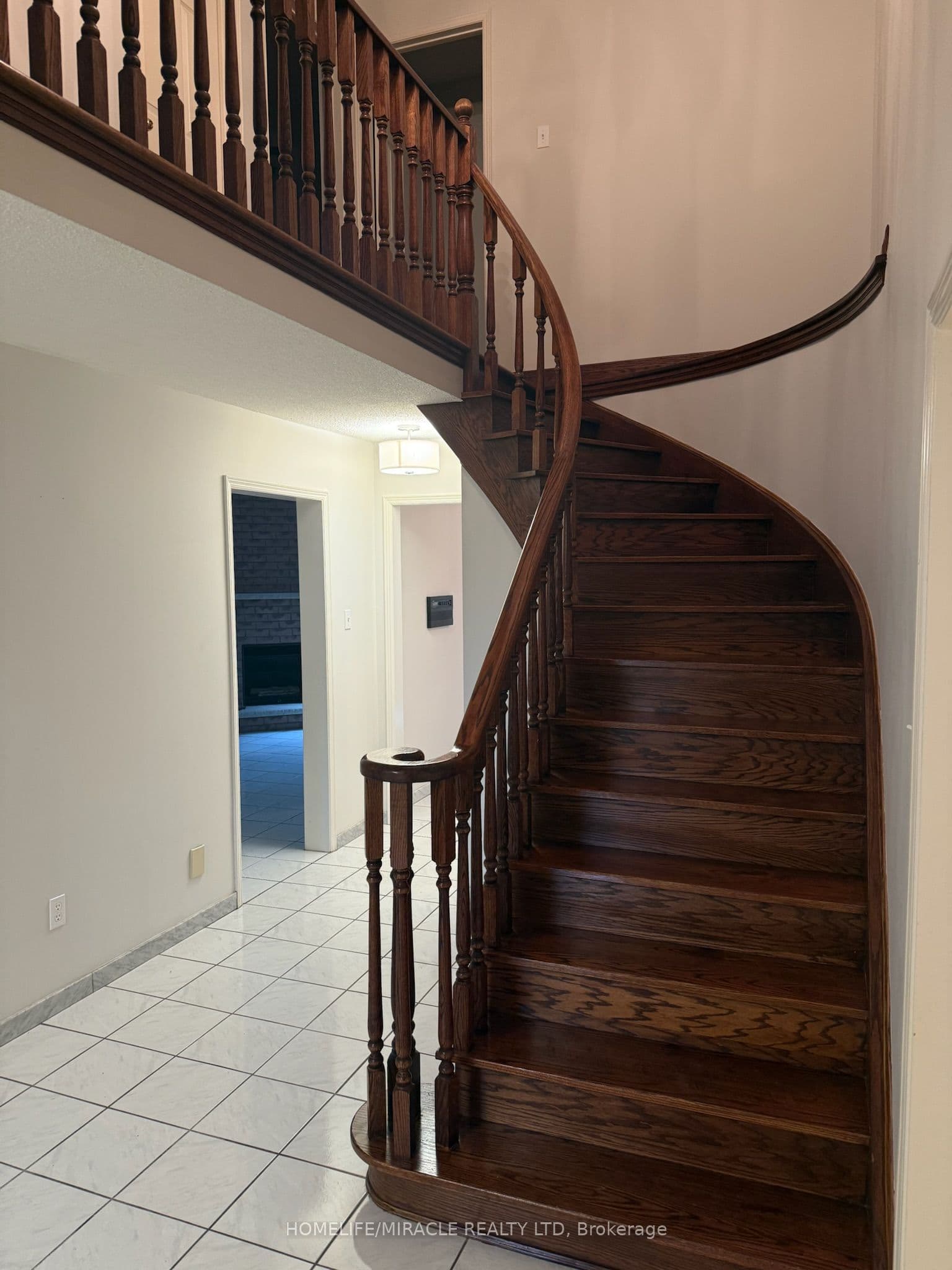 5889 River Grove Avenue Main, Mississauga, ON L5M 4W2
