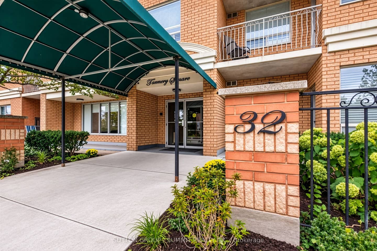 32 Tannery Street 606, Mississauga, ON L5M 6T6