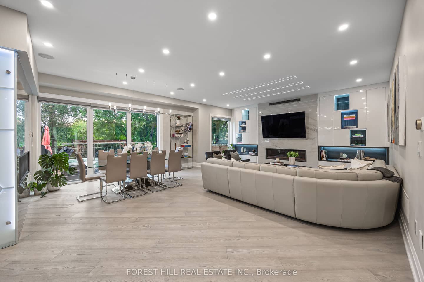 70 Devondale Avenue, Toronto, ON M2R 2E2