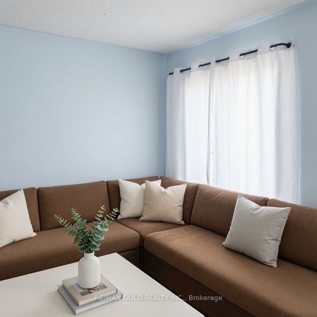 711 Ashprior Avenue, Mississauga, ON L5R 3N8