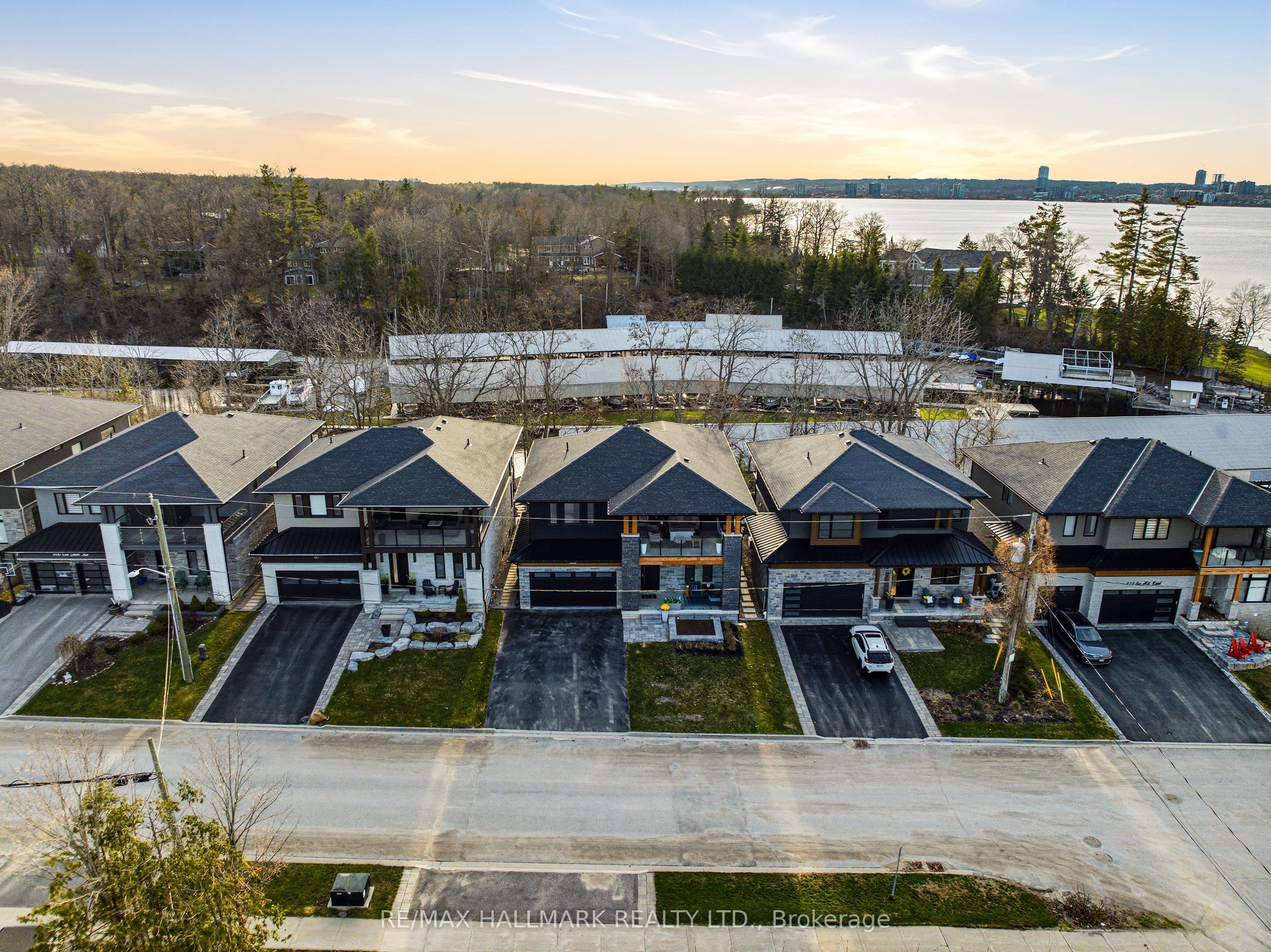 404 Cox Mill Road, Barrie, ON L4N 3W9